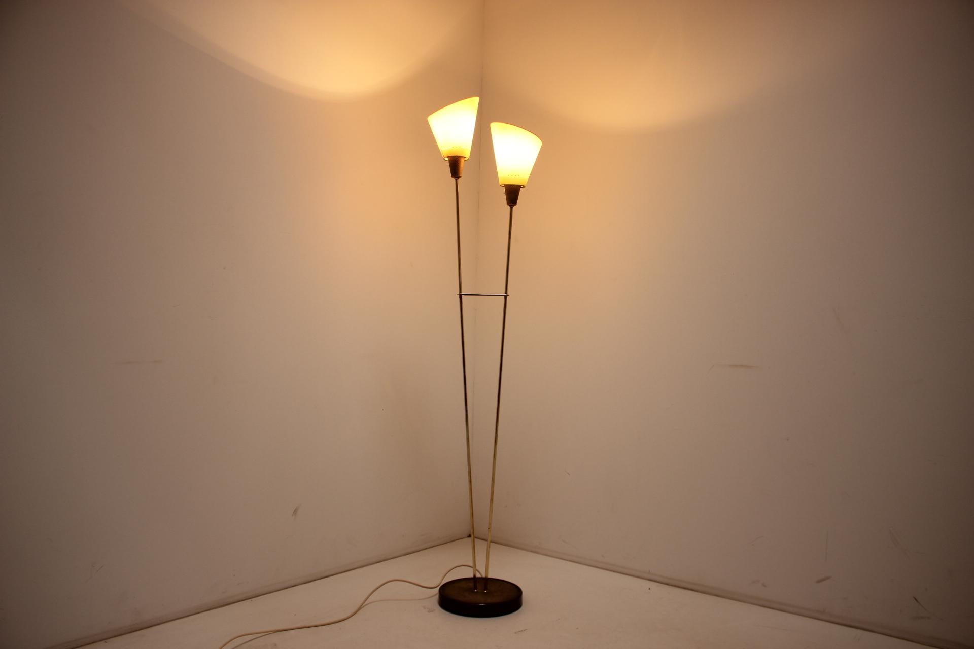 1960s Brass Floor Lamp, Czechoslovakia For Sale 2