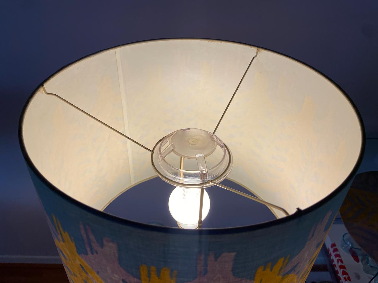 Metà XX secolo Lampada da tavolo Fog & Mørup in ottone del 1960, Made in Denmark in vendita