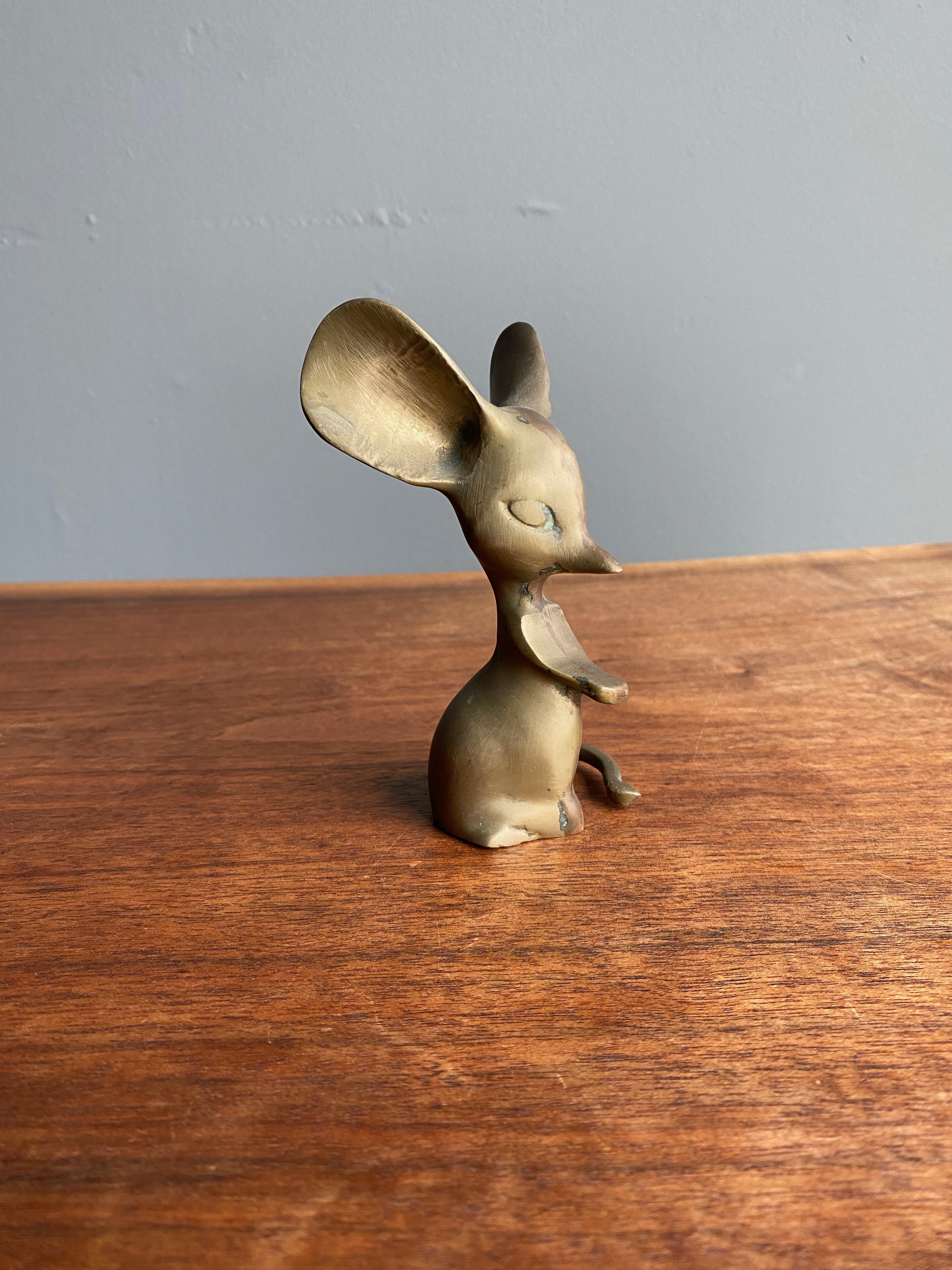 Great hand made solid brass Mouse figurine/paper weight.