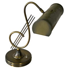 Schreibtischlampe mit Noten aus Messing aus den 1960er Jahren