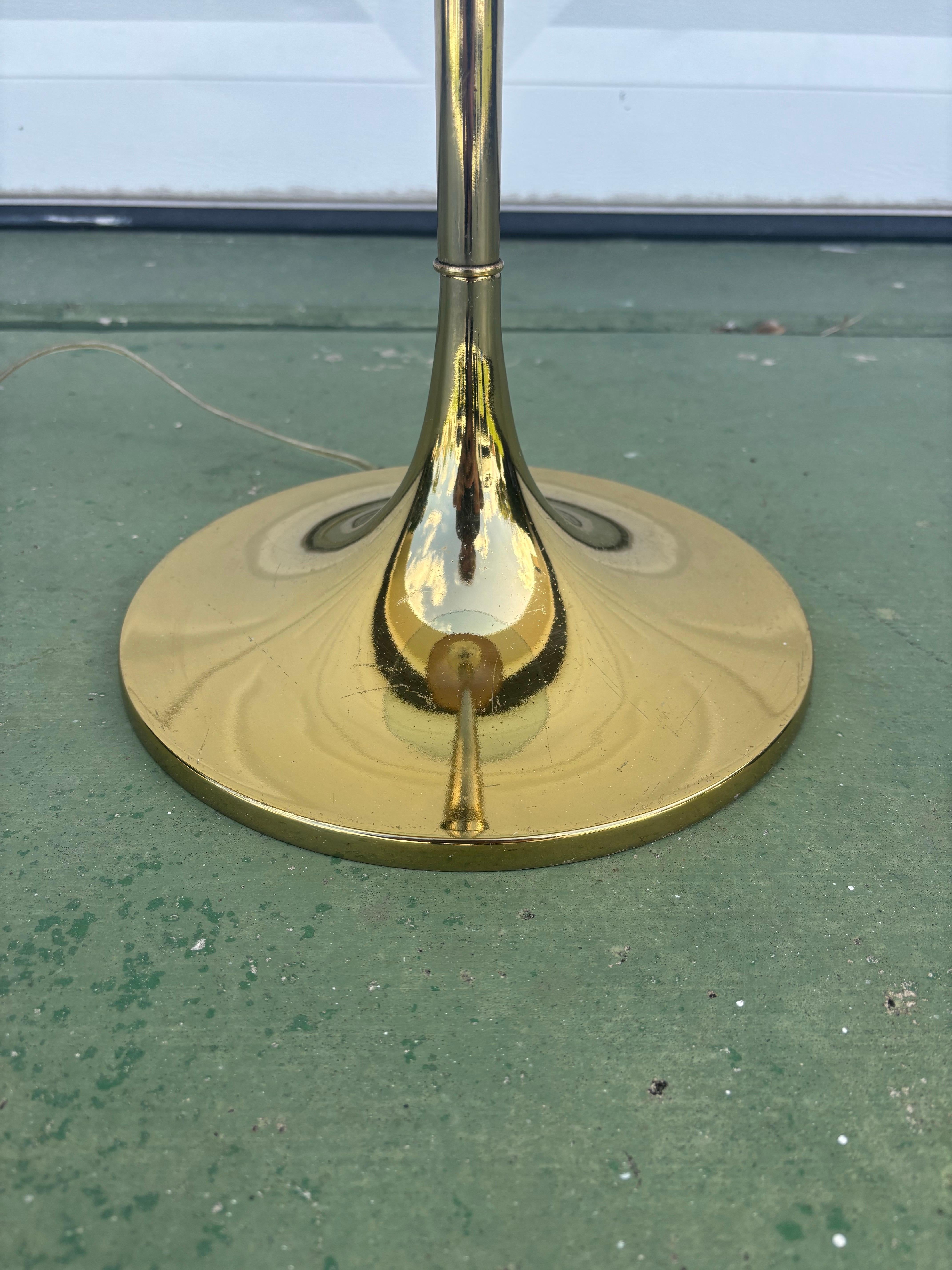 1960s Brass Table Tulip Floor Lamp by Bill Curry for Laurel In Good Condition For Sale In Boynton Beach, FL