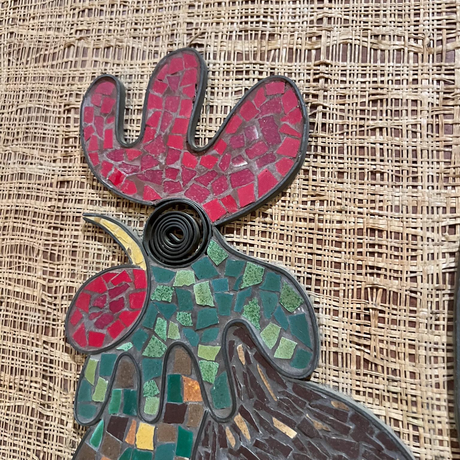1960er Jahre Messing Kachel Hahn Wandkunst Mixed Media Signiert K im Zustand „Gut“ im Angebot in Chula Vista, CA