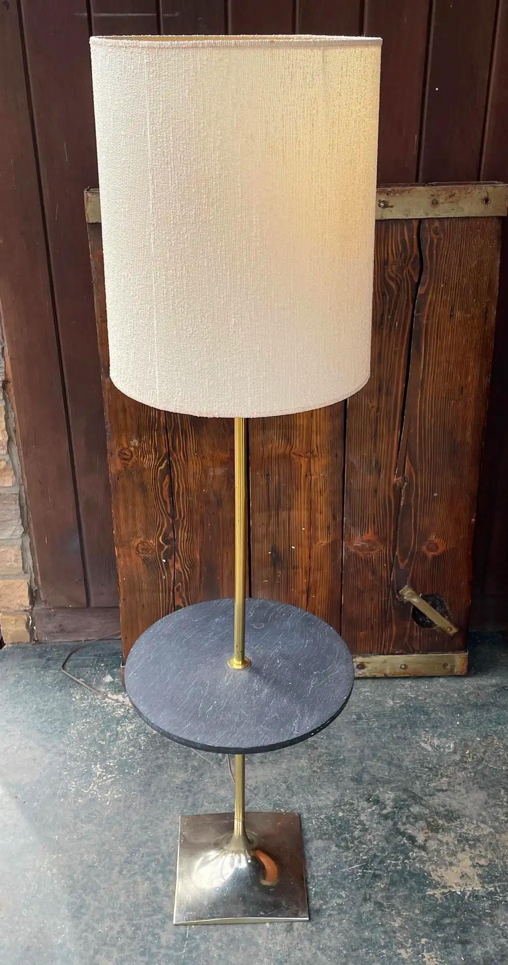 Mid-Century Modern Lampadaire Laurel des années 1960 avec table d'appoint en ardoise vintage du milieu du siècle dernier en vente