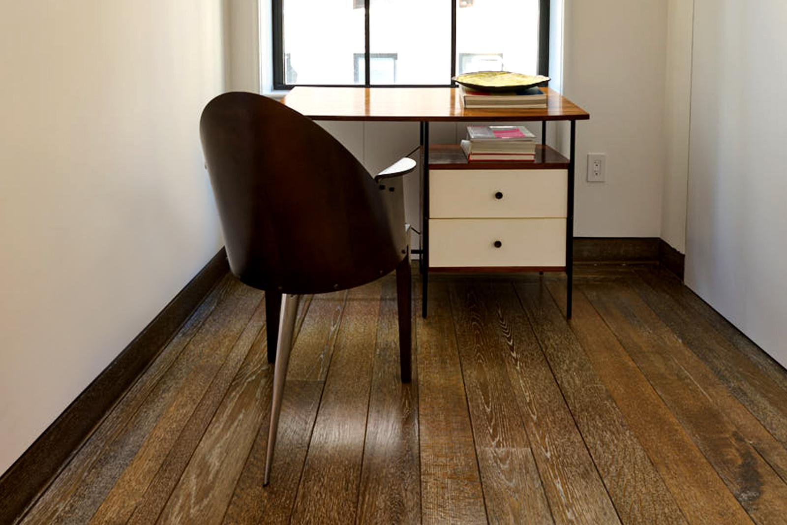 1960's Brazilian Desk Model « 1015 » by Geraldo de Barros Manufactured by Unilab In Good Condition For Sale In New York, NY