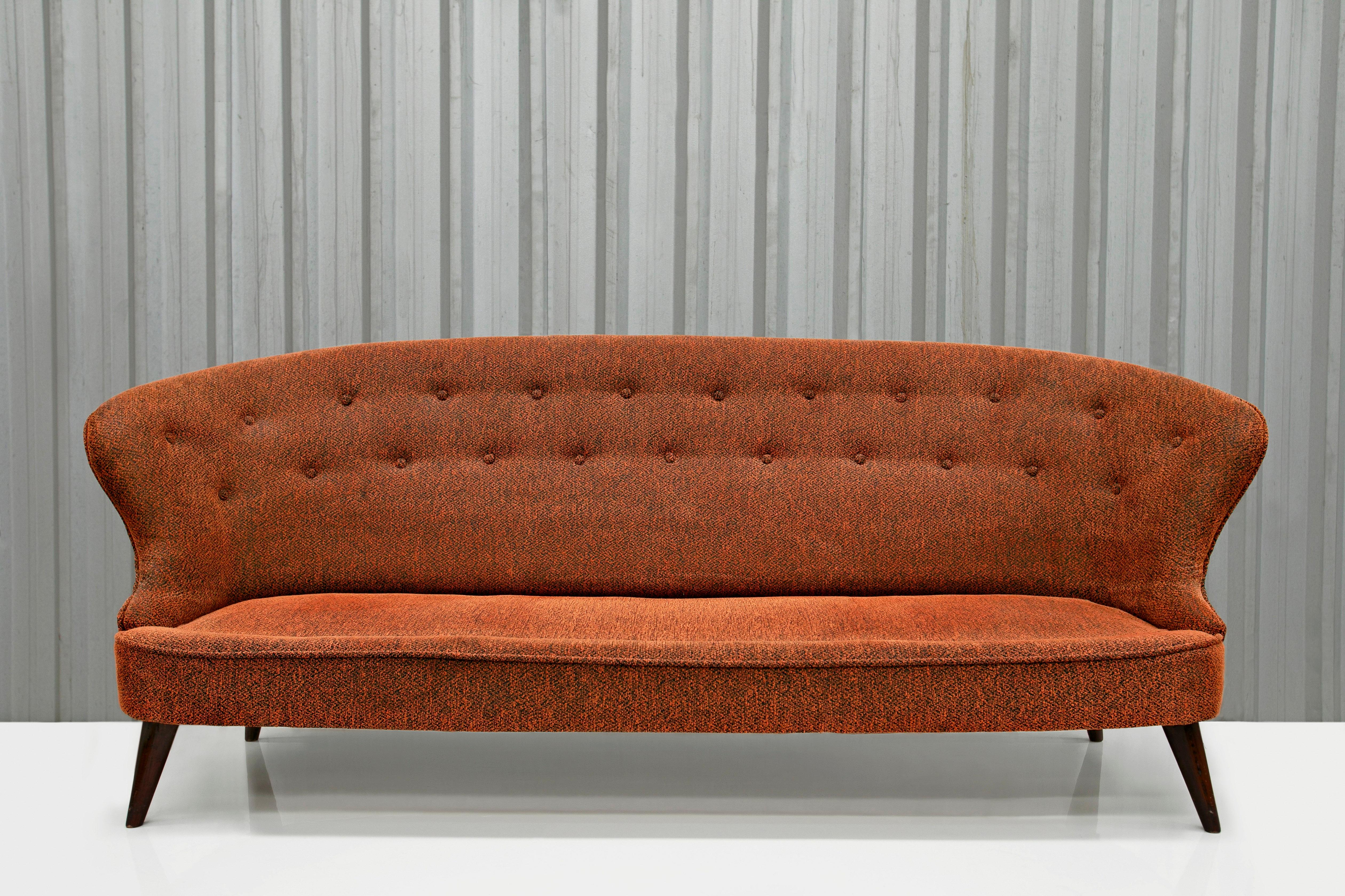 Brasilianisches modernes Sofa-Koncha aus Hartholz und Stoff aus den 1960er Jahren von Joaquim Tenreiro (Mitte des 20. Jahrhunderts) im Angebot