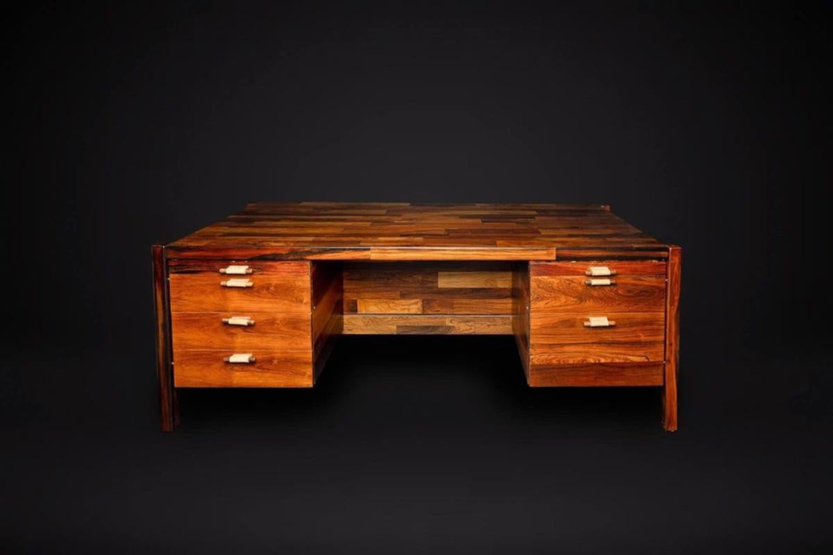 1960's Brazilian Rosewood Desk by Jorge Zalszupin for L'atelier For Sale 4