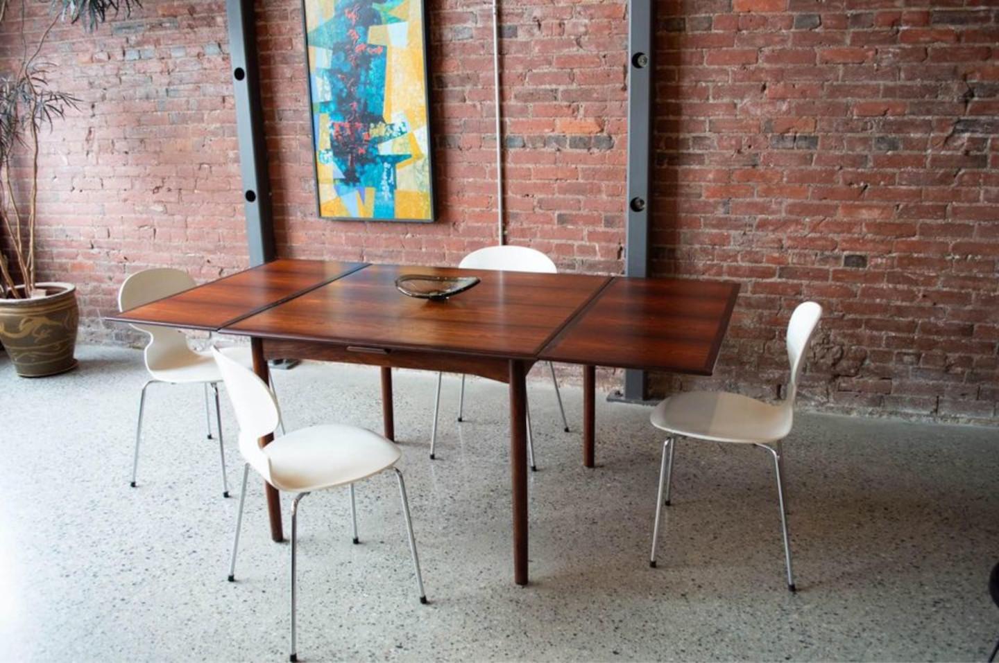 1960s Brazilian Rosewood Dining Table Made in Denmark In Excellent Condition For Sale In Victoria, BC