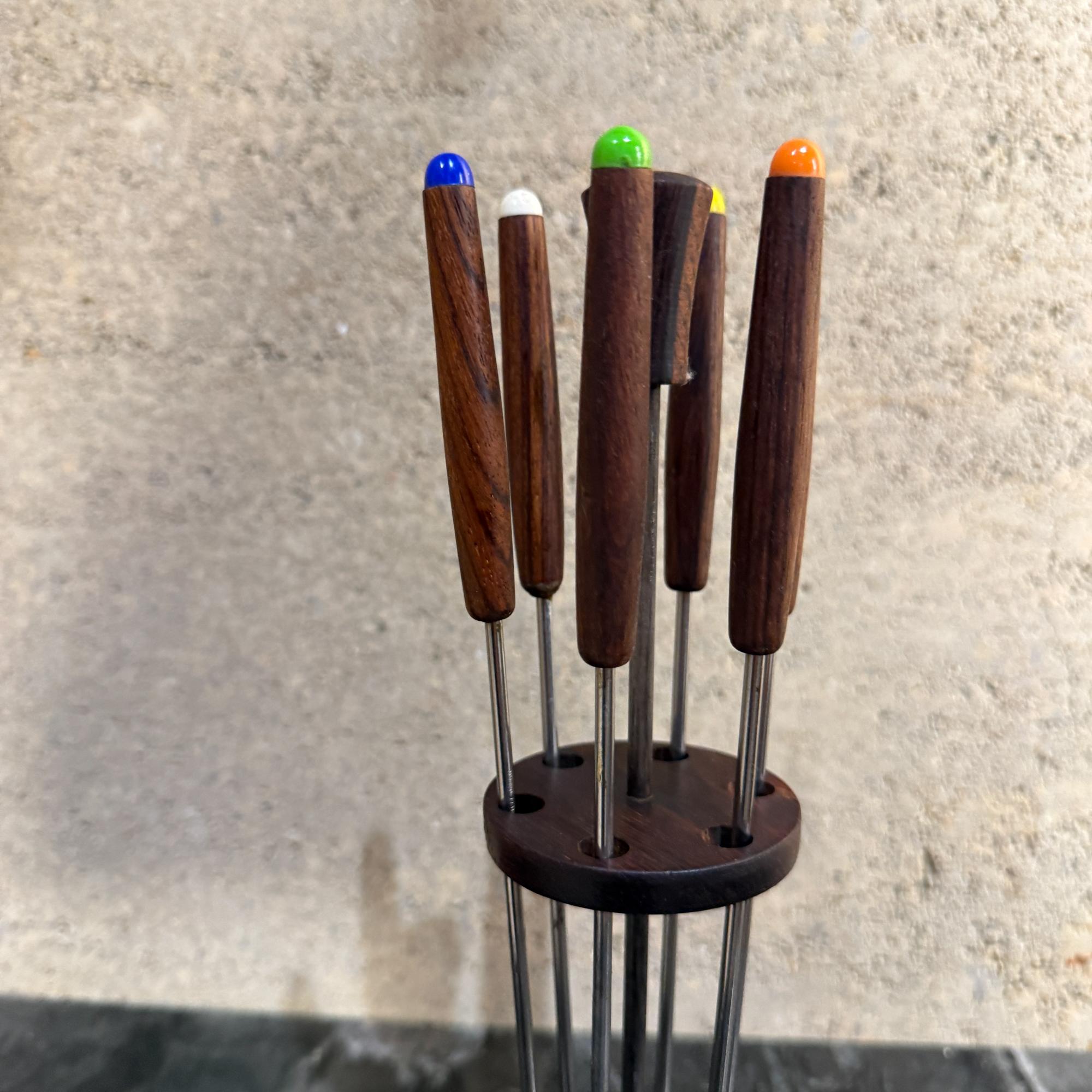 1960er Jahre brasilianischen Palisander Fondue-Gabel-Halter Set Mid-Century Modern im Zustand „Gut“ im Angebot in Chula Vista, CA