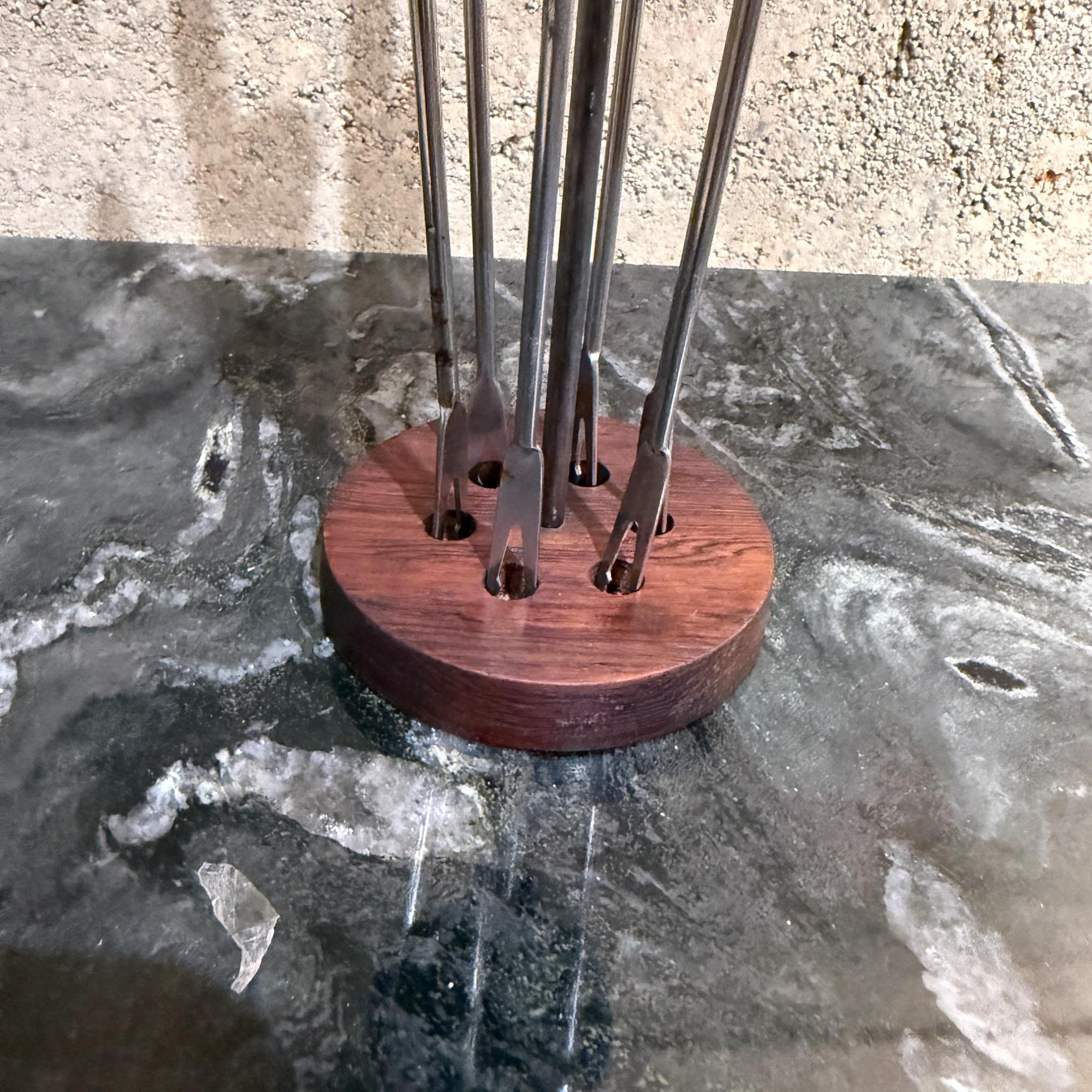 1960er Jahre brasilianischen Palisander Fondue-Gabel-Halter Set Mid-Century Modern (Eisen) im Angebot