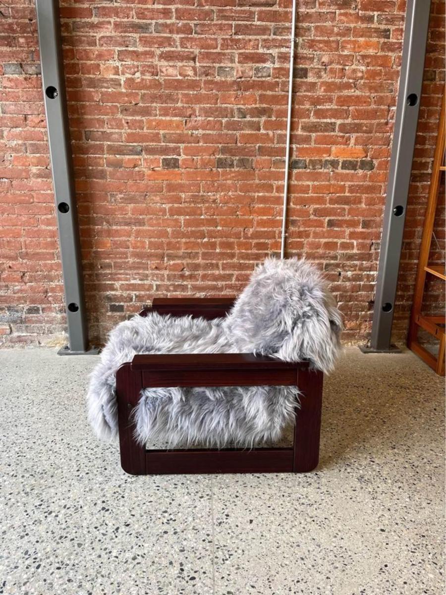 1960’s Brazilian Wood and Icelandic Sheepskin MP185 Chair by Percival Lafer In Excellent Condition For Sale In Victoria, BC