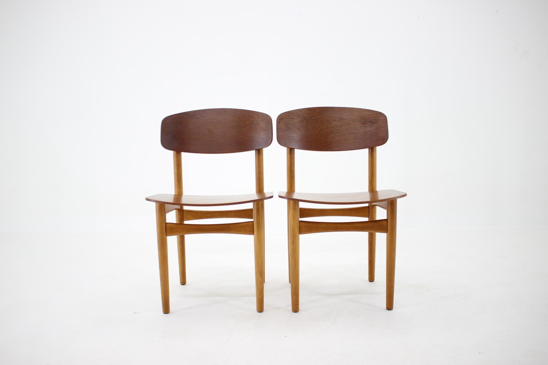 1960s Børge Mogensen Model 122 Oak and Teak Dining Chairs for Søborg Møbelfabric In Good Condition For Sale In Praha, CZ