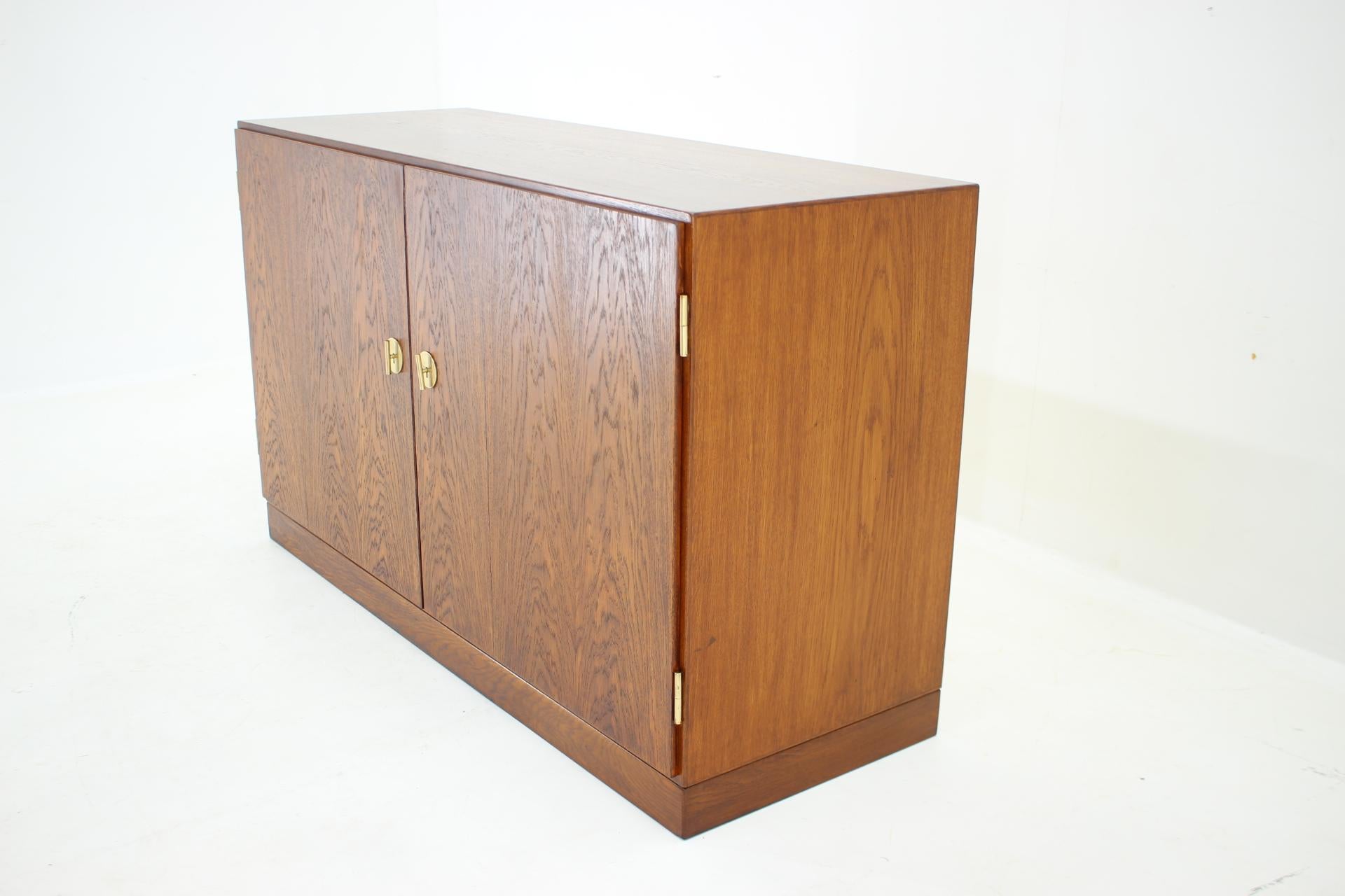 Mid-20th Century 1960s Børge Mogensen Oak Cabinet Model 232, Denmark For Sale