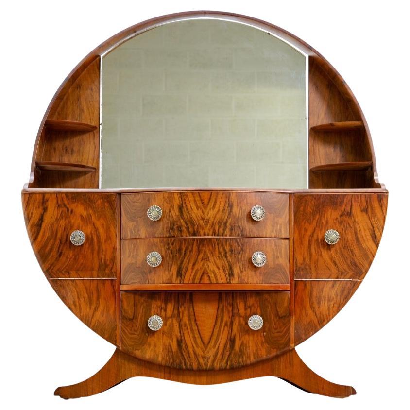 Comò e specchio in noce Art Deco Revival britannico degli anni '60 in vendita