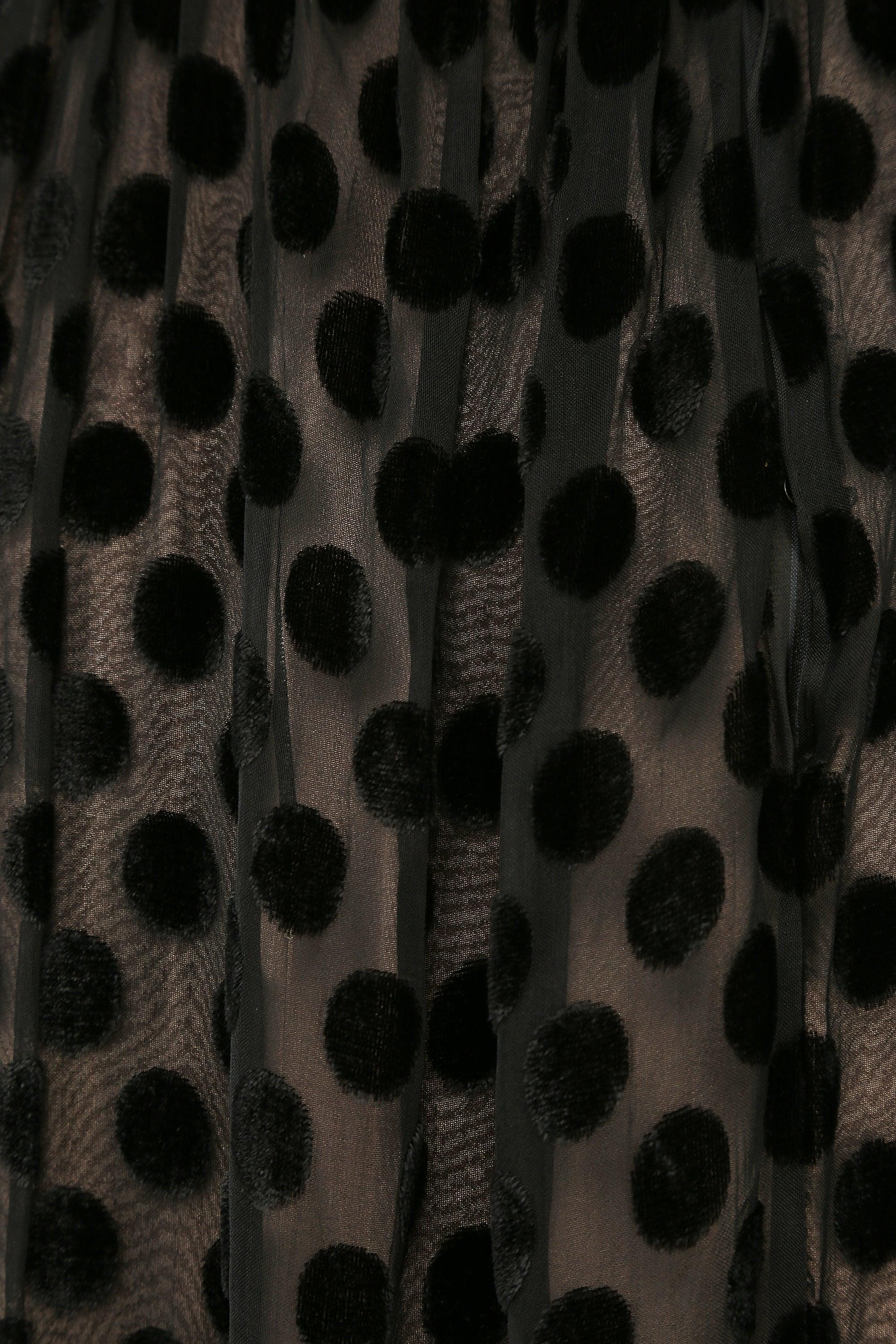 1960er Jahre British Couture Schwarzer Seidensamt Polka Dot Maxi Kleid Damen im Angebot