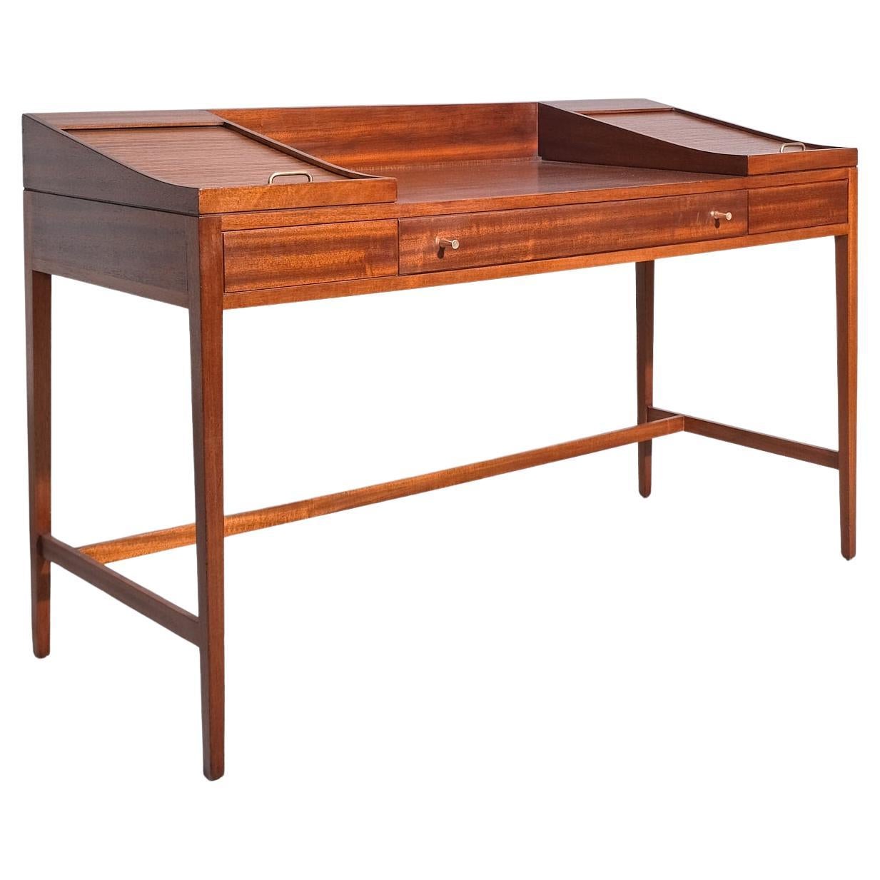 1960er Jahre Britischer Tambour-Tür-Schreibtisch