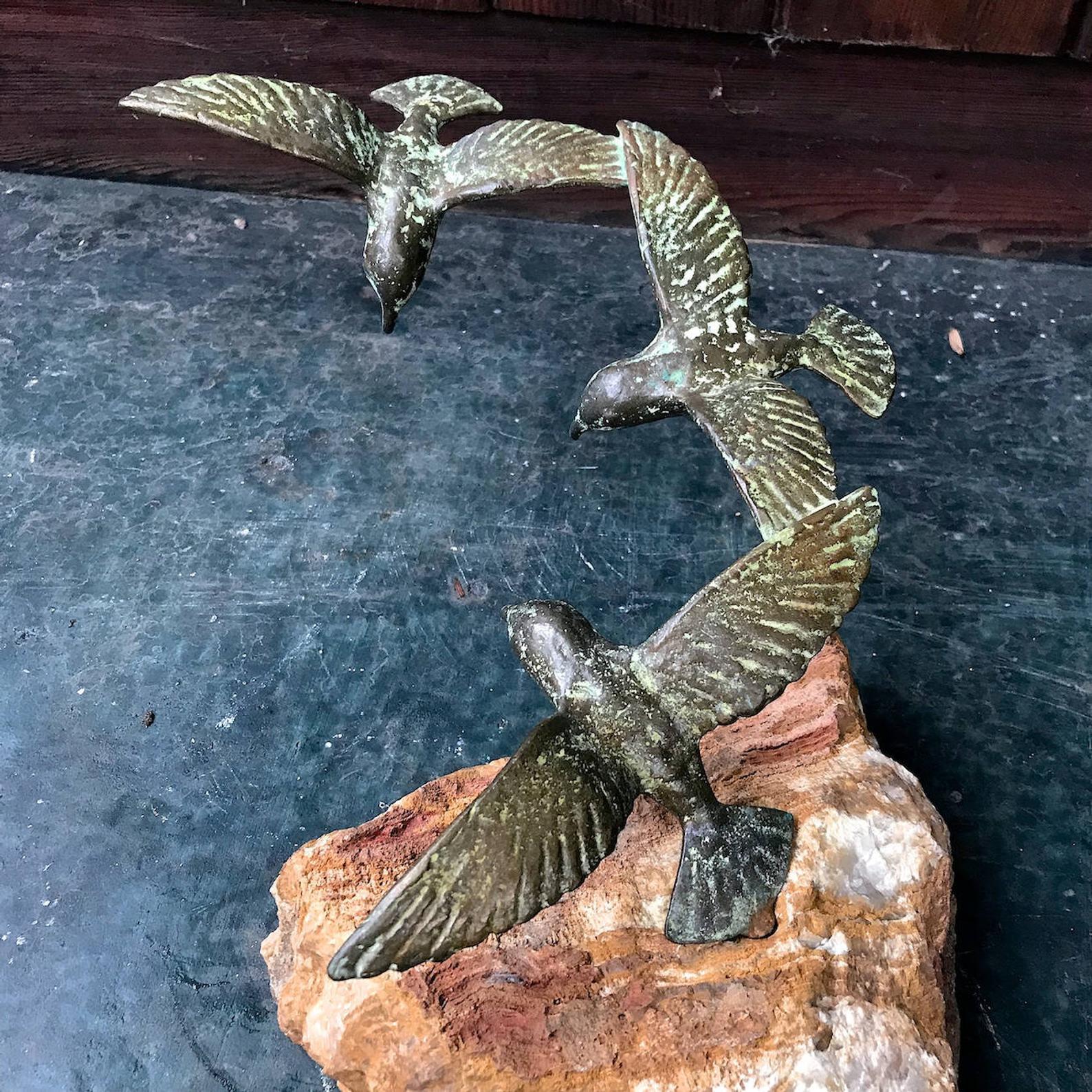 1960s Bronze Birds Table Sculpture White Onyx Base Midcentury Hollywood Regency en vente 1