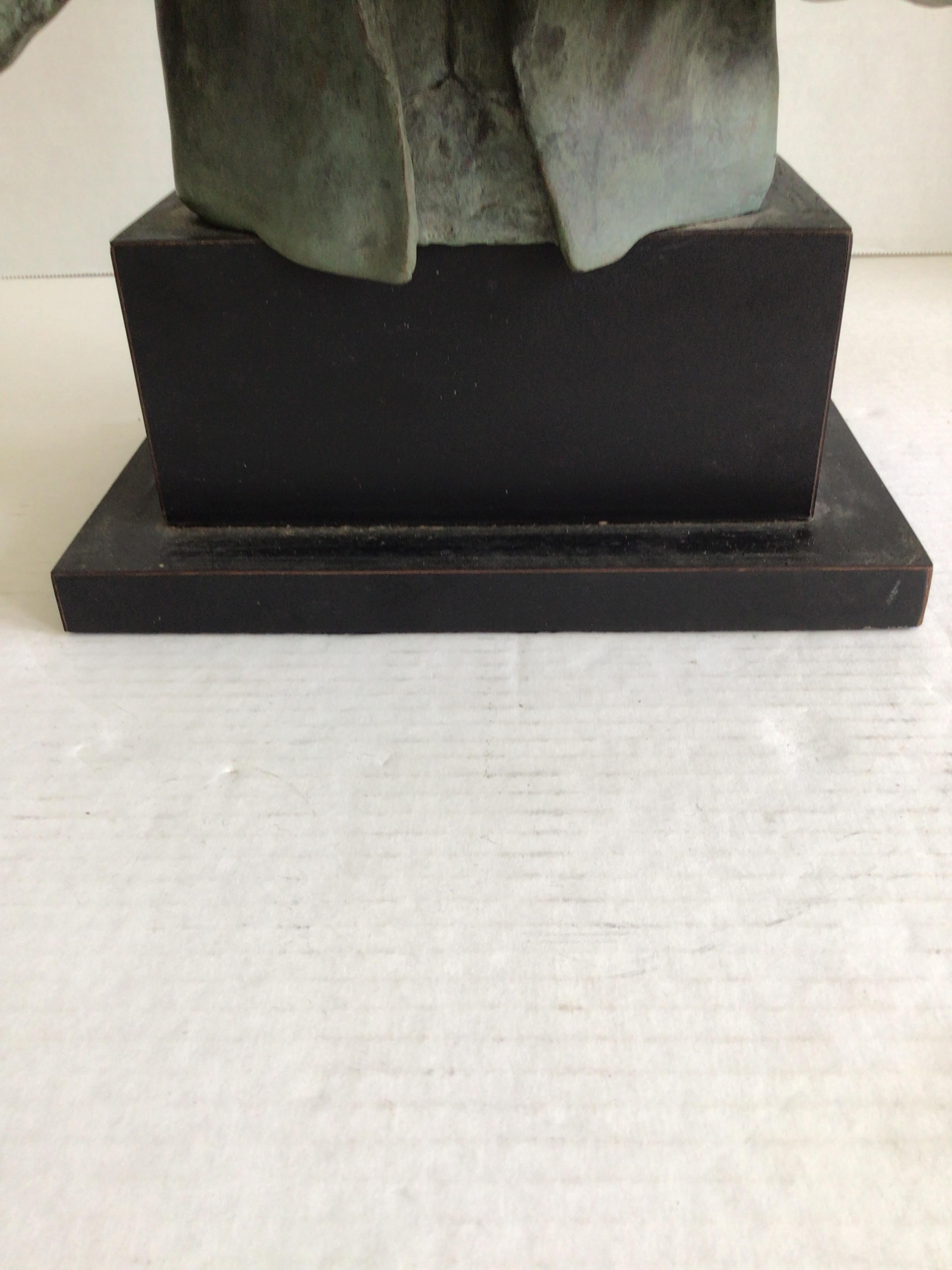 Scultura in gesso di bronzo del 1960 raffigurante un Maestro/Conduttore su base di Wood in vendita 6
