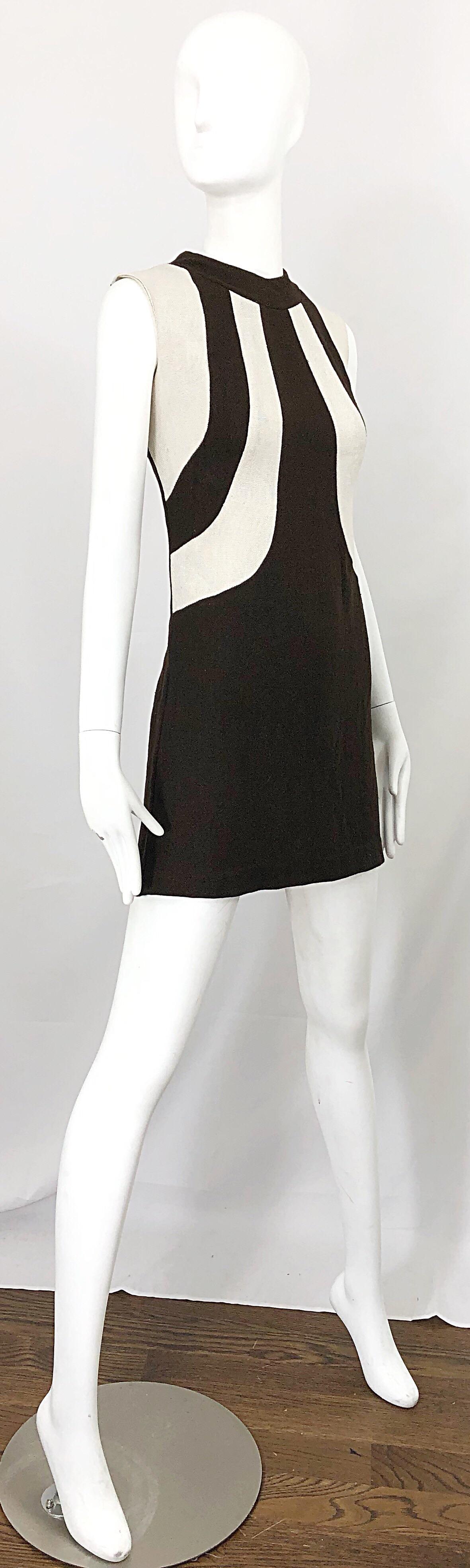 Women's 1960s Brown and Ivory Linen Space Age Vintage 60s Mod Mini Shift Dress