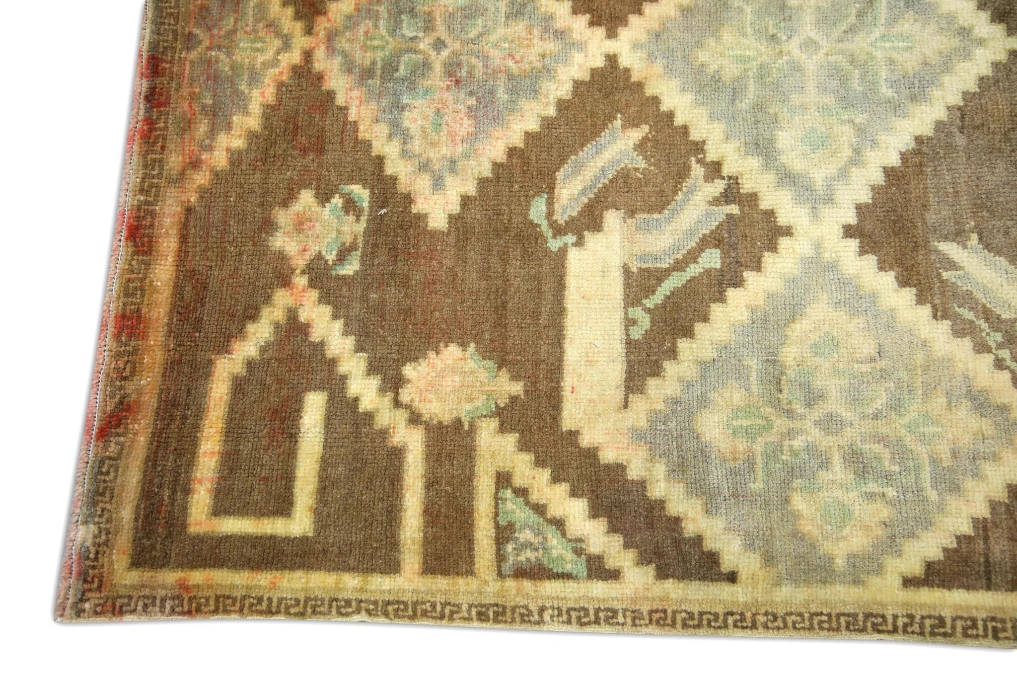 Alfombra turca vintage marrón y azul de los años 60 3'10