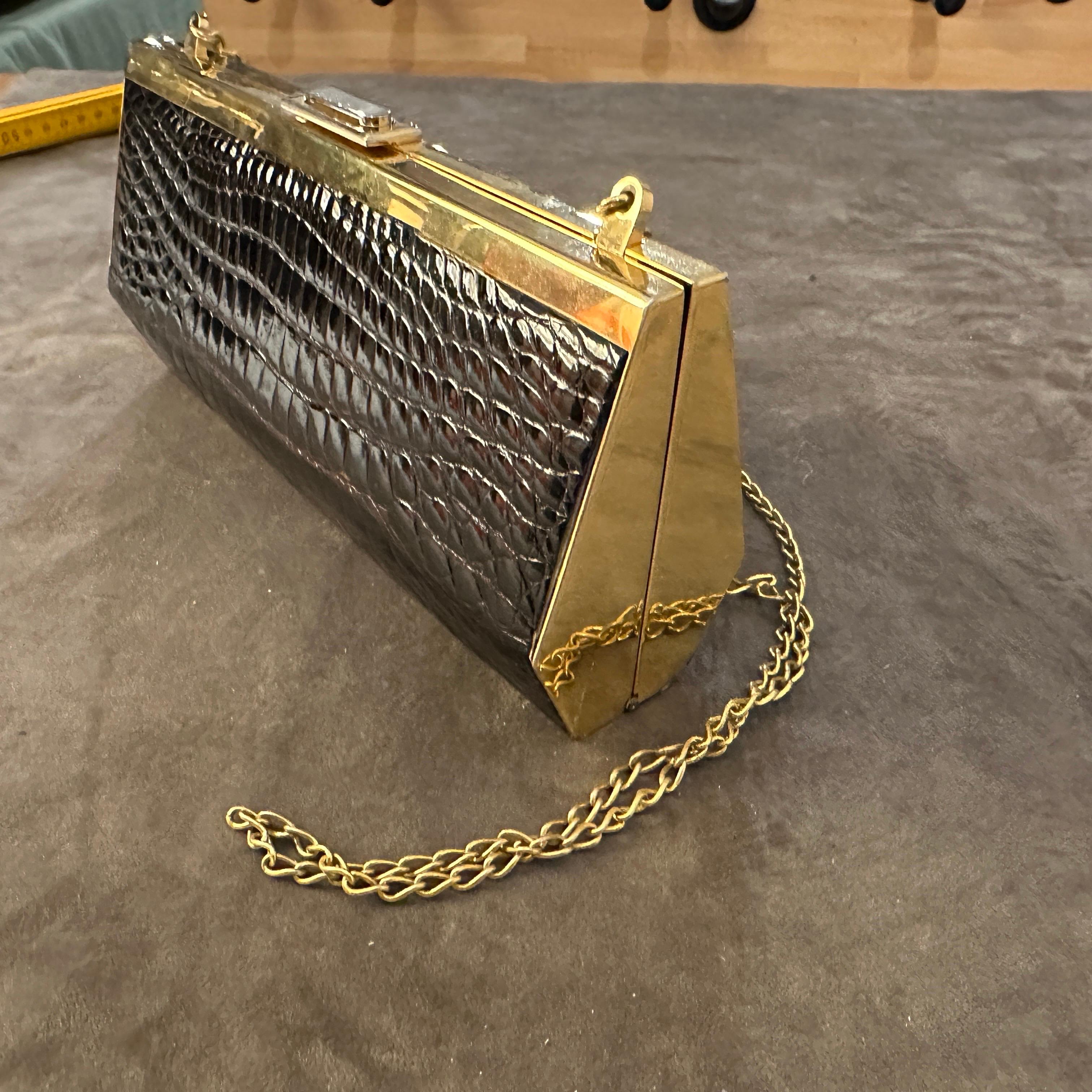 1960s Brown Crocodile Embossed Leather and Brass Italian Evening Bag In Good Condition In Aci Castello, IT