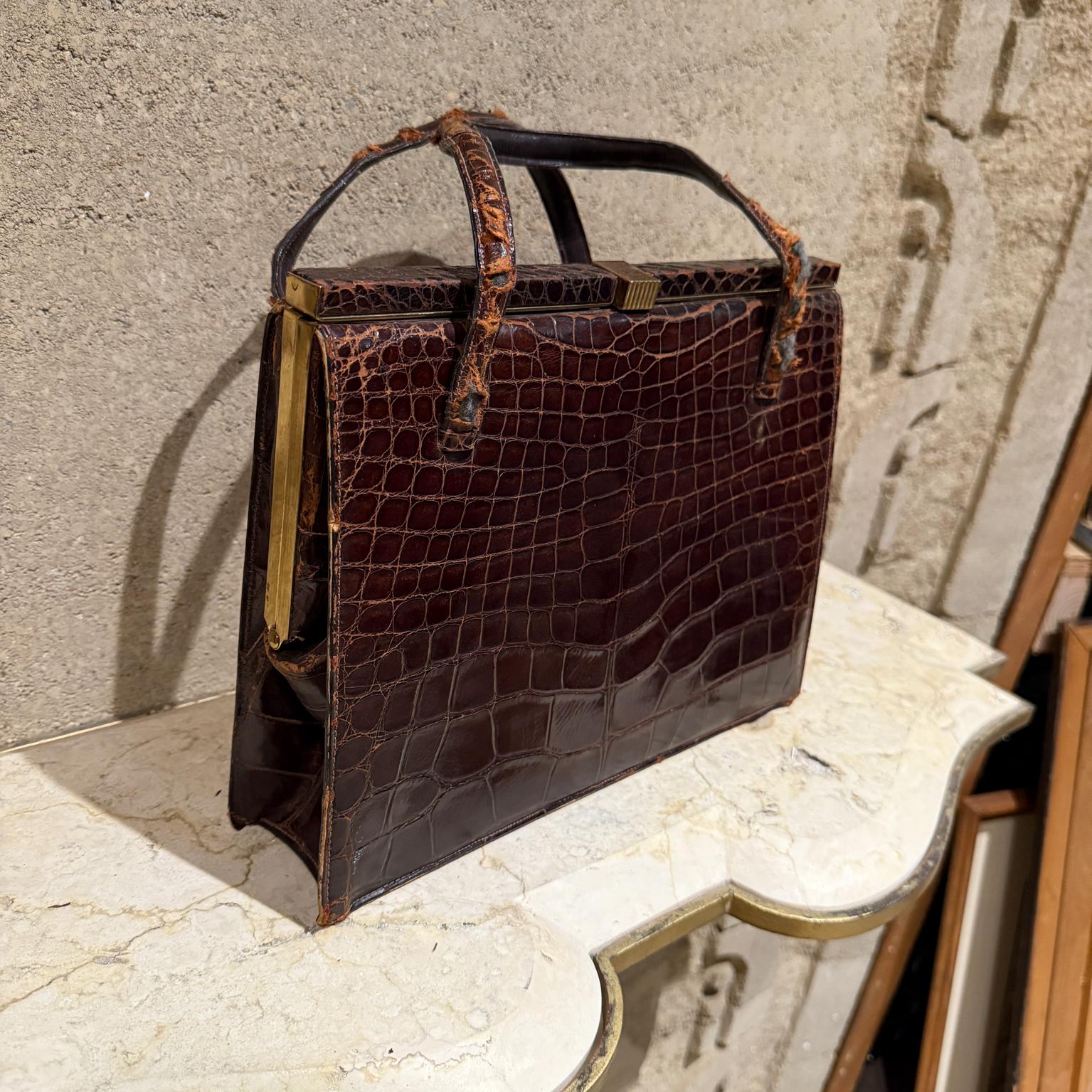 American 1960s Brown Crocodile Handbag Deauville For Sale