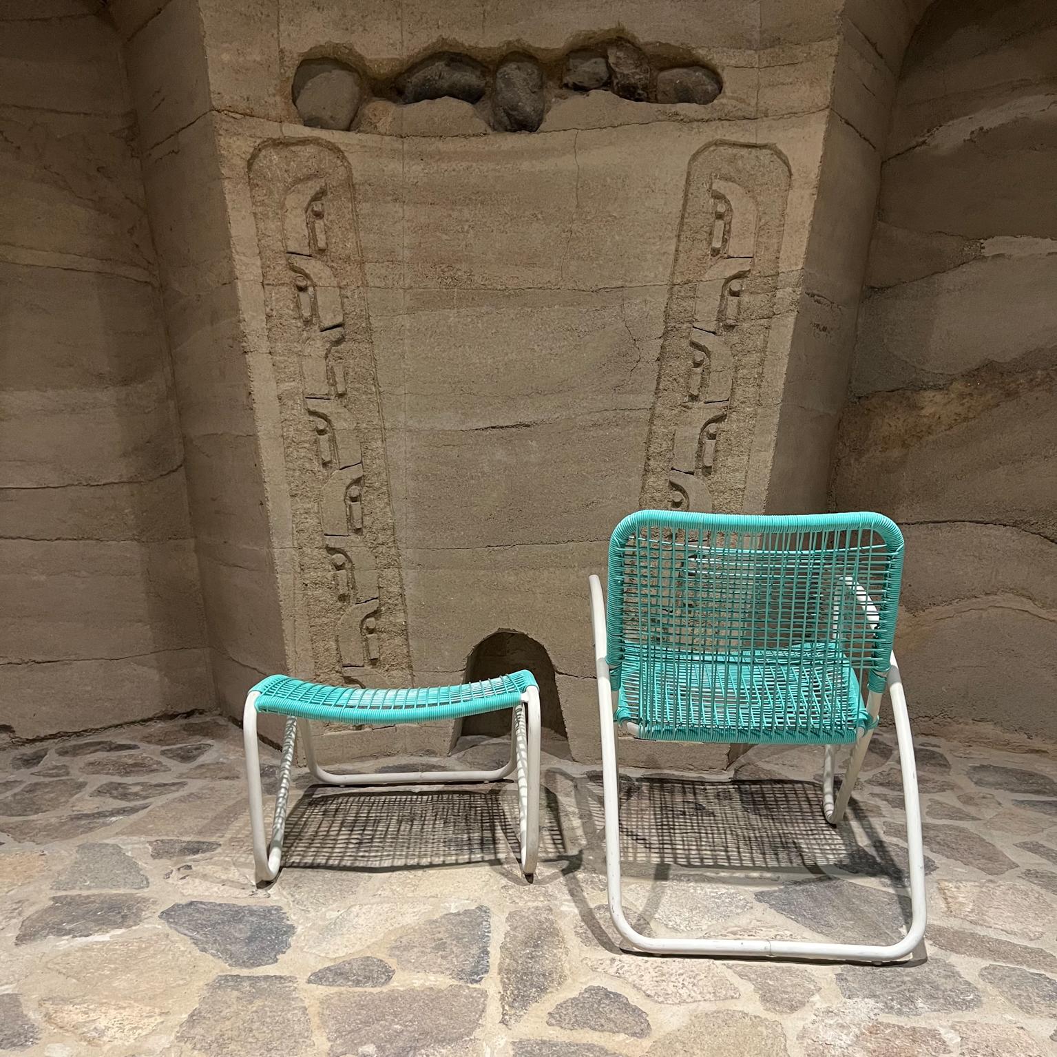 Ensemble de patio Jordan marron des années 1960, 4 chaises et 1 pouf de style Walter Lamb en vente 7