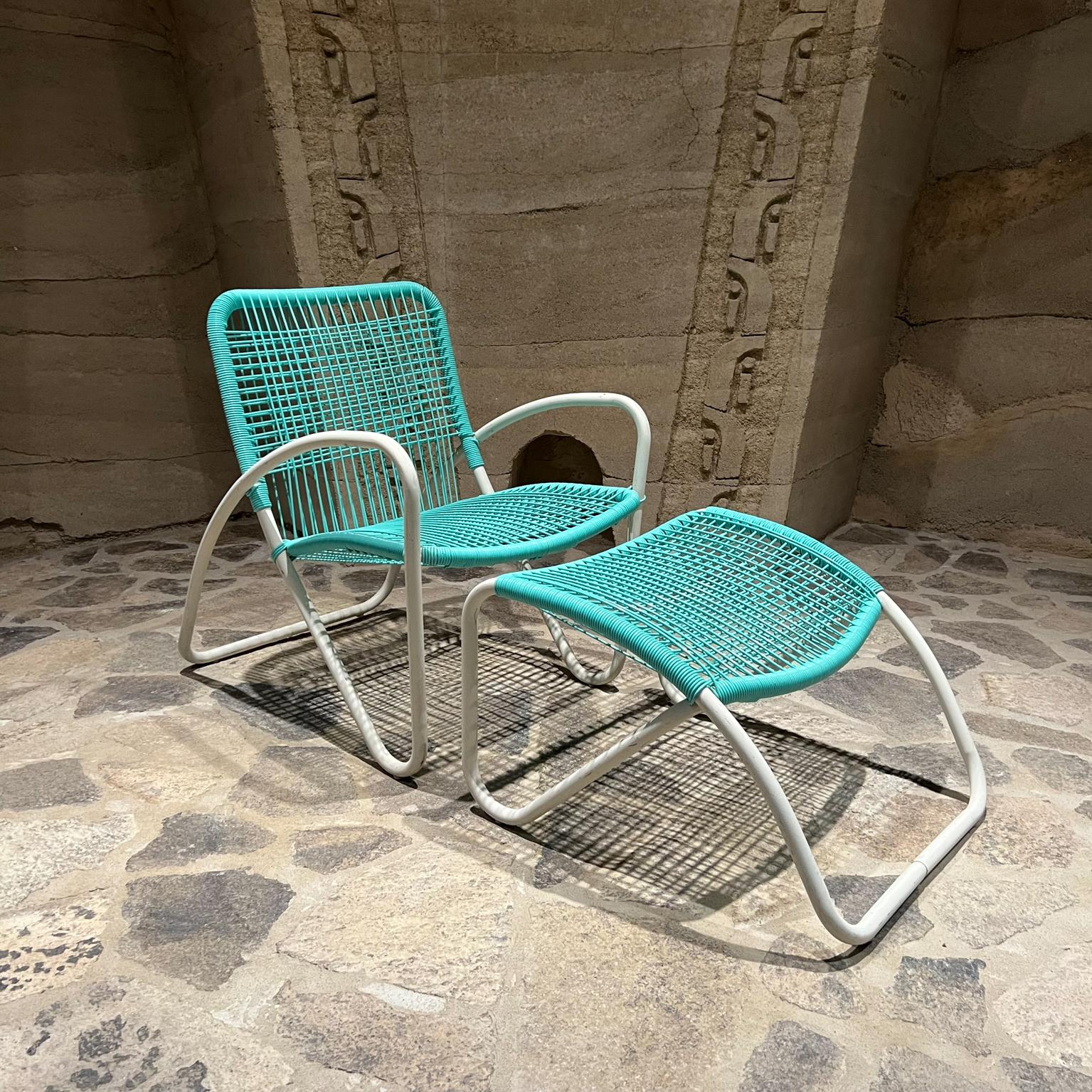 Ensemble de patio Jordan marron des années 1960, 4 chaises et 1 pouf de style Walter Lamb en vente 8