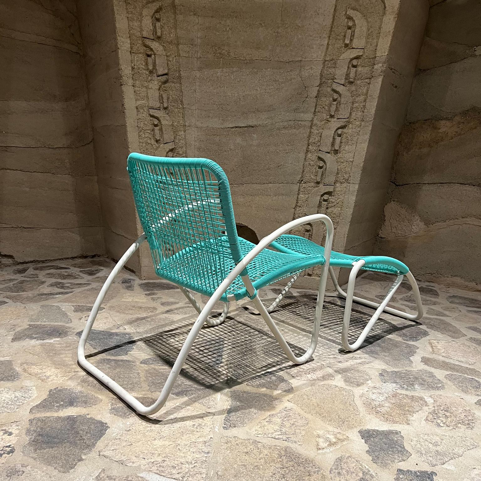 Milieu du XXe siècle Ensemble de patio Jordan marron des années 1960, 4 chaises et 1 pouf de style Walter Lamb en vente