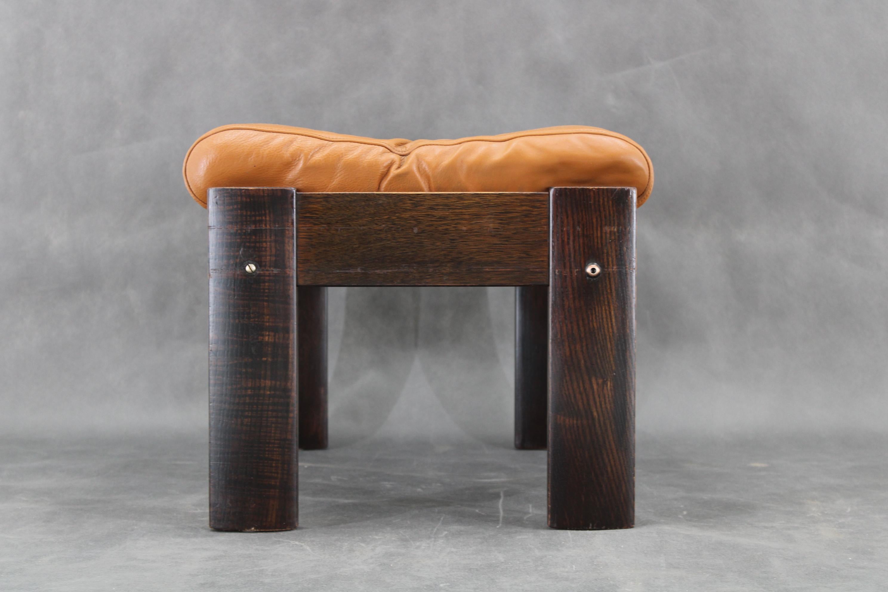 1960s Brown Leder Oak Hocker, Dänemark (Moderne der Mitte des Jahrhunderts) im Angebot