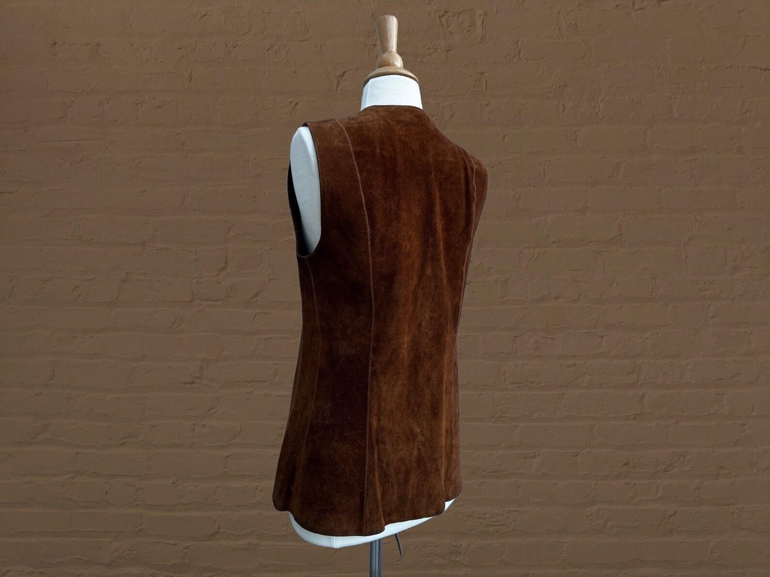 Susan Small Brown Suede Leather Vest, Circa 1960s For Sale 1