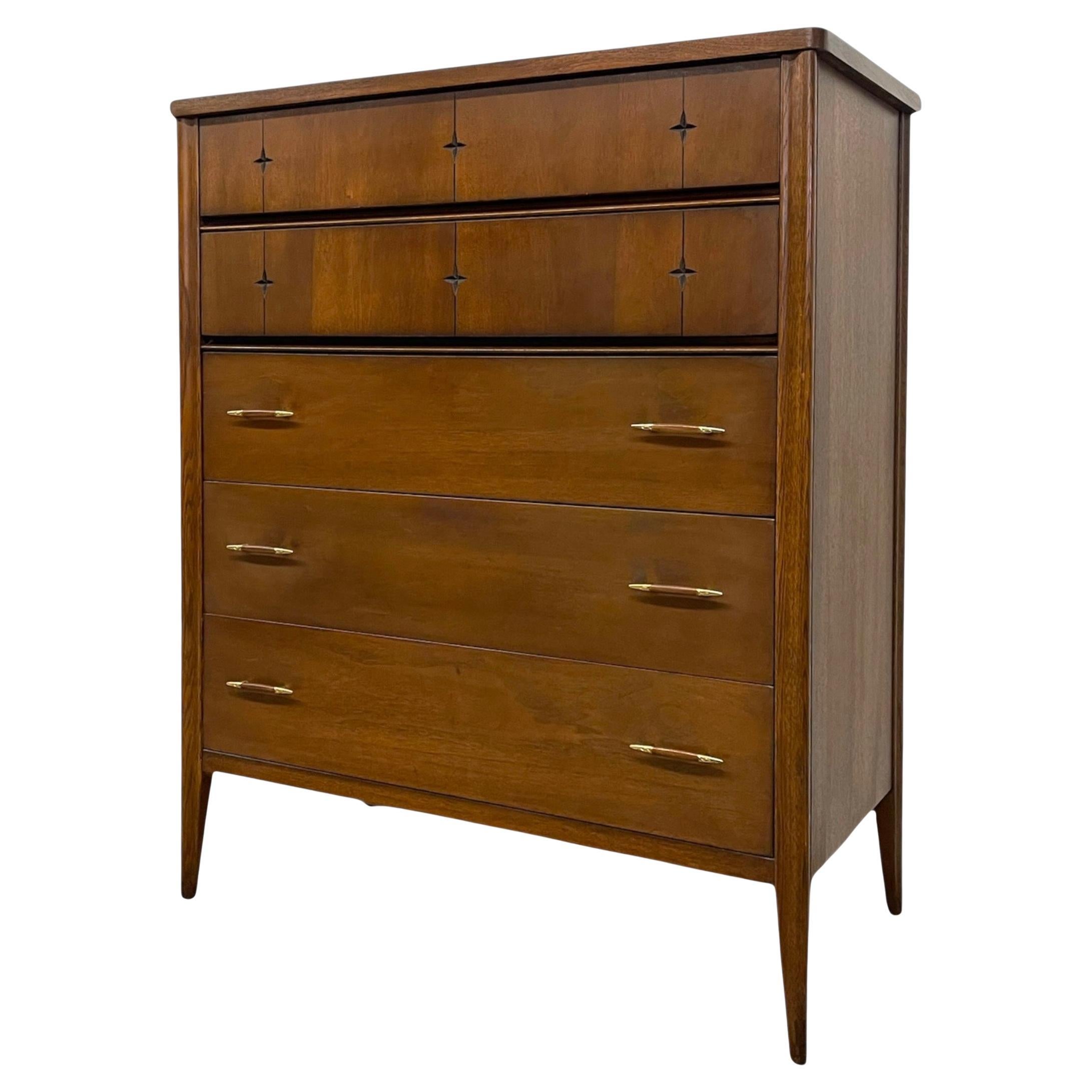 1960 Broyhill Premier "Saga" Highboy Dresser - Cassapanca moderna di metà secolo