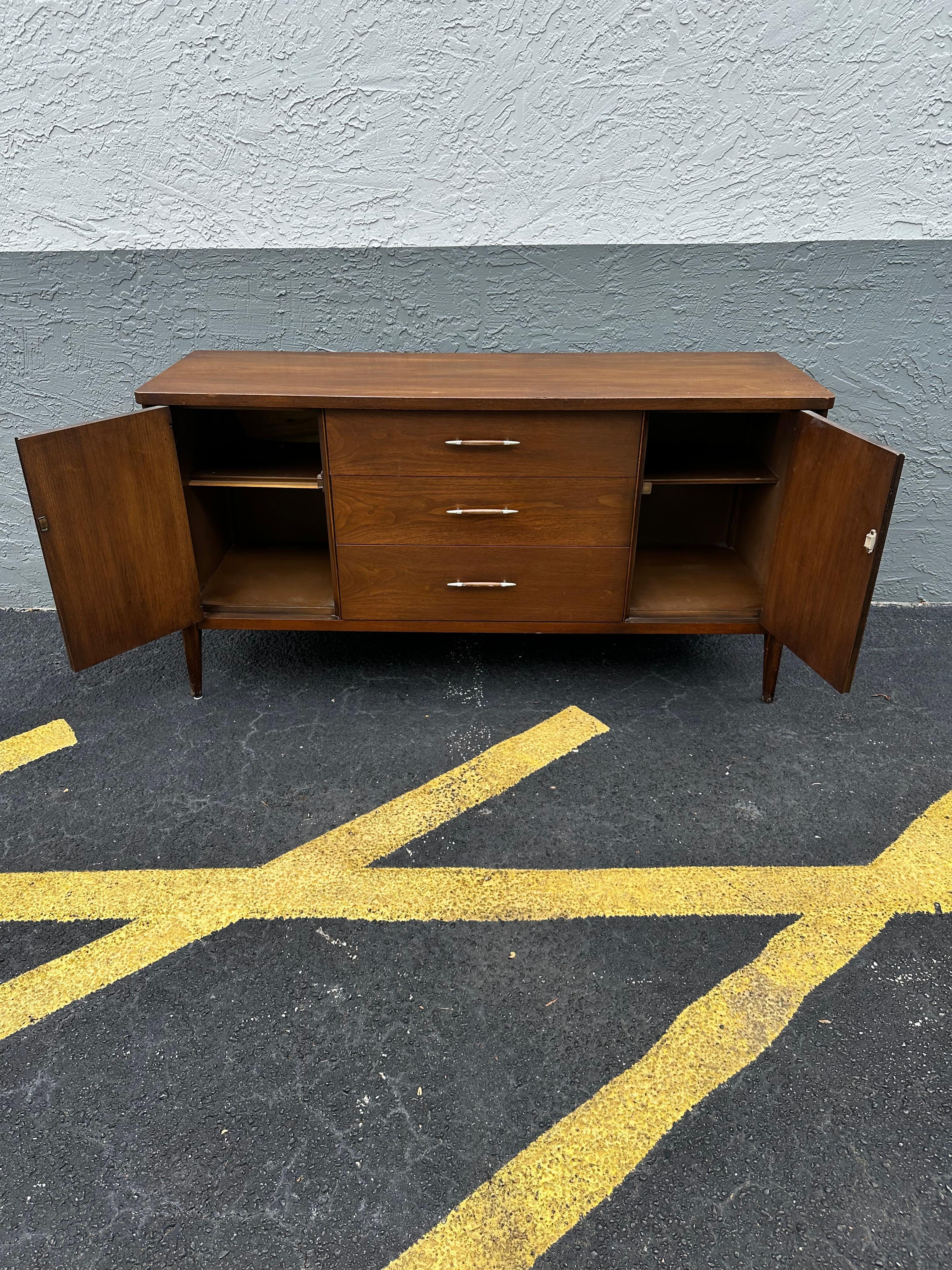 1960s Broyhill Saga MCM Walnut Dresser Drawers Credenza For Sale 3