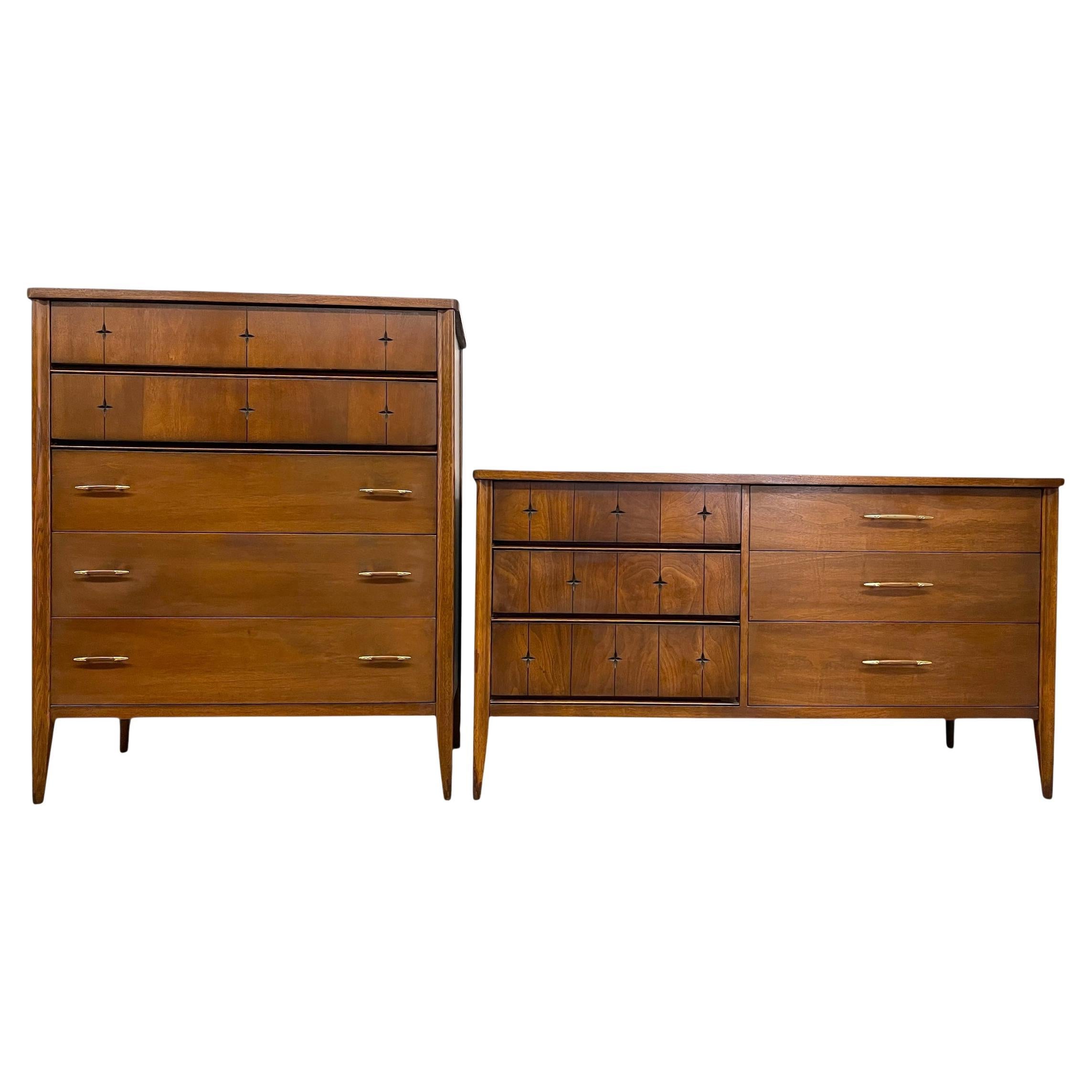Set da camera da letto Broyhill Saga Mid-Century del 1960 - Comò a 6 cassetti e comò Highboy