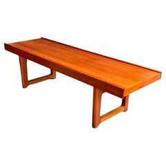 1960er Bruksbo Kleine Bank aus Teakholz Mid-Century Modern Niedriger Schlafzimmertisch Regal Prop