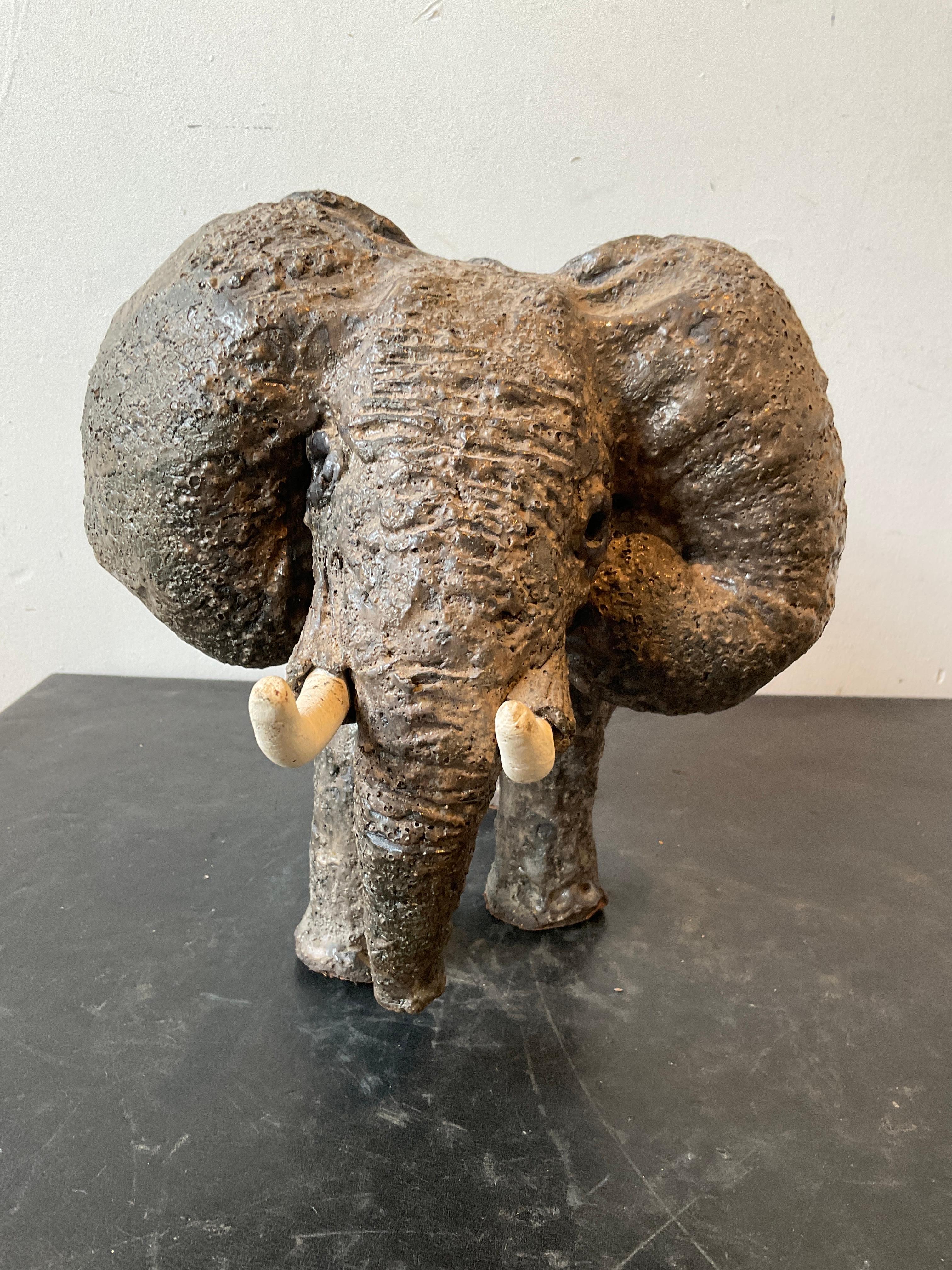 Elefante in ceramica brutalista del 1960 In condizioni buone in vendita a Tarrytown, NY