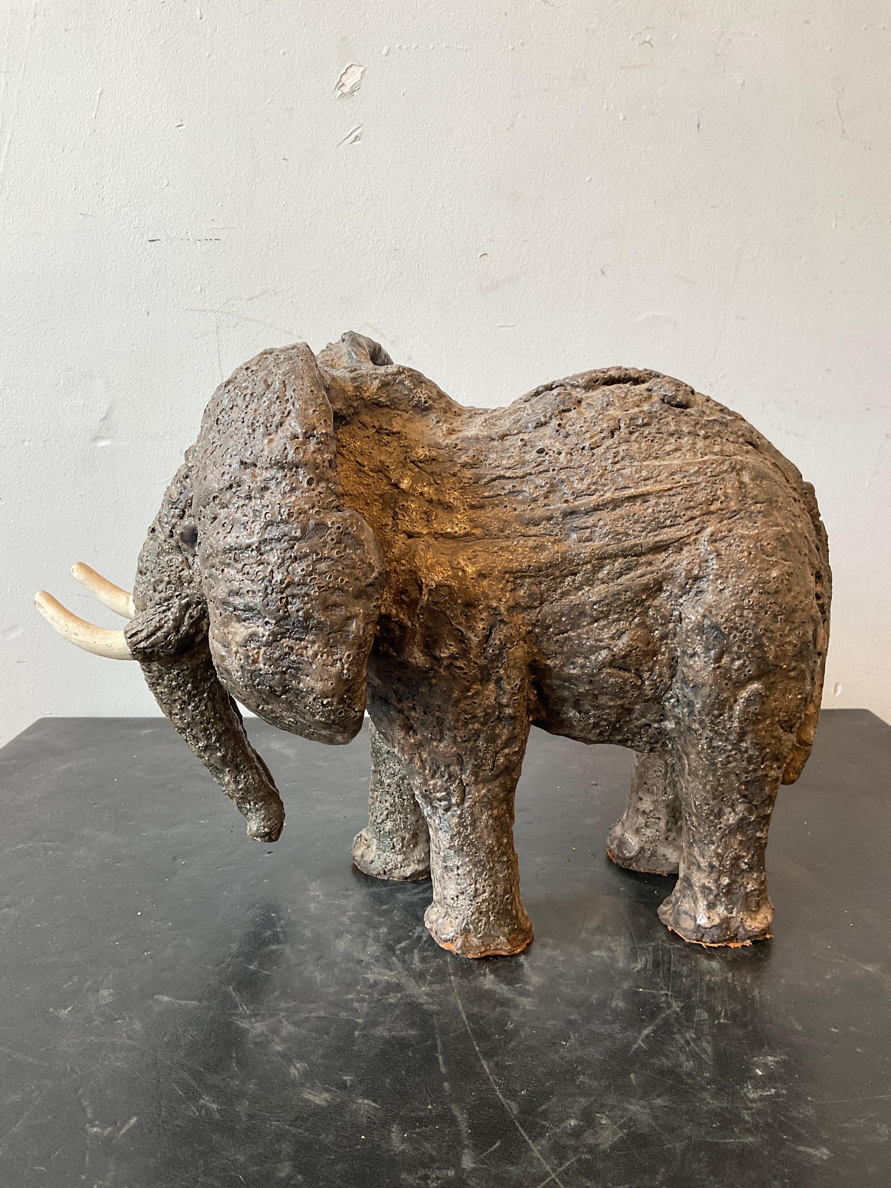 Elefante in ceramica brutalista del 1960 in vendita 1