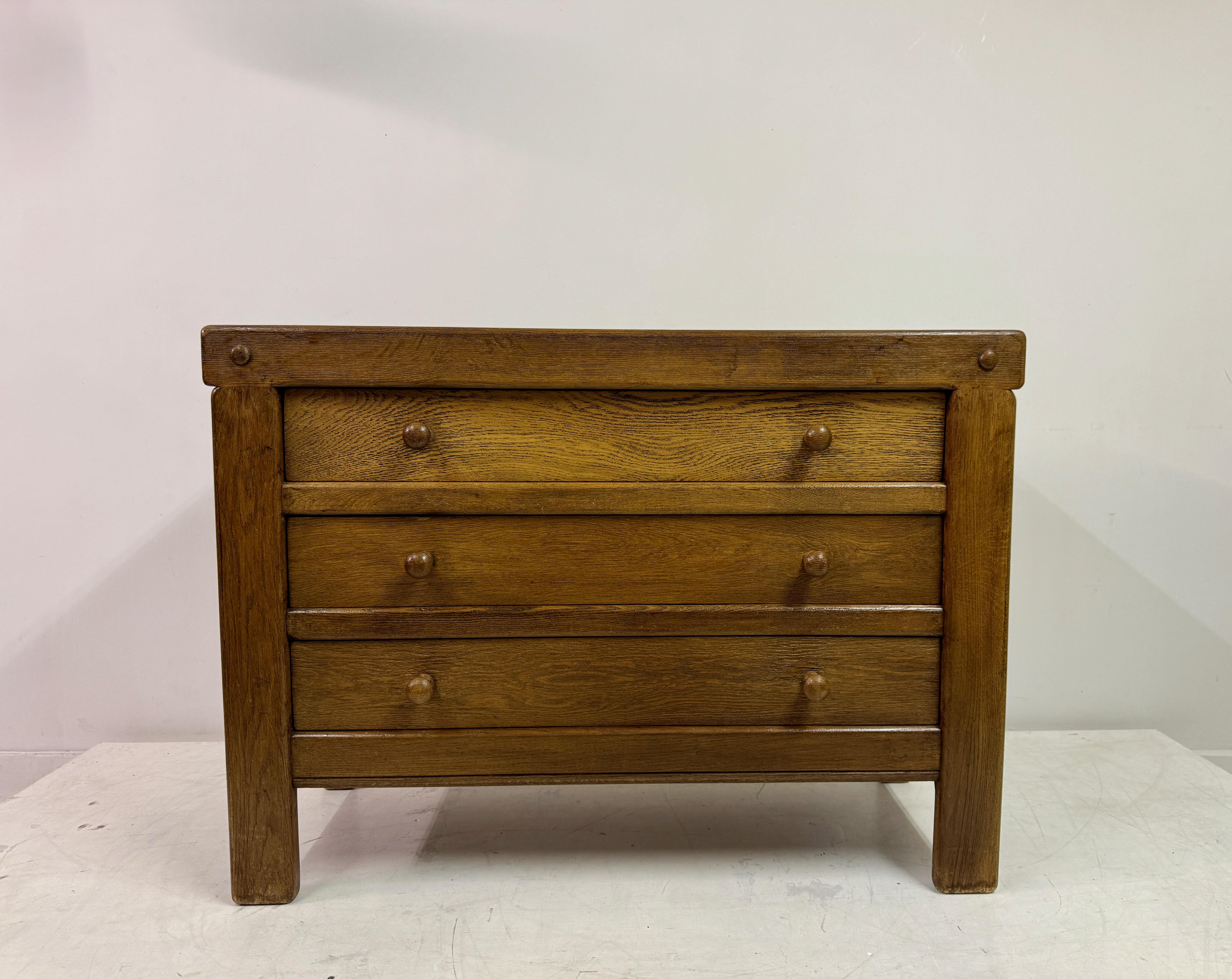 Mid-Century Modern 1960s Brutalist Chest of Drawers in Oak For Sale