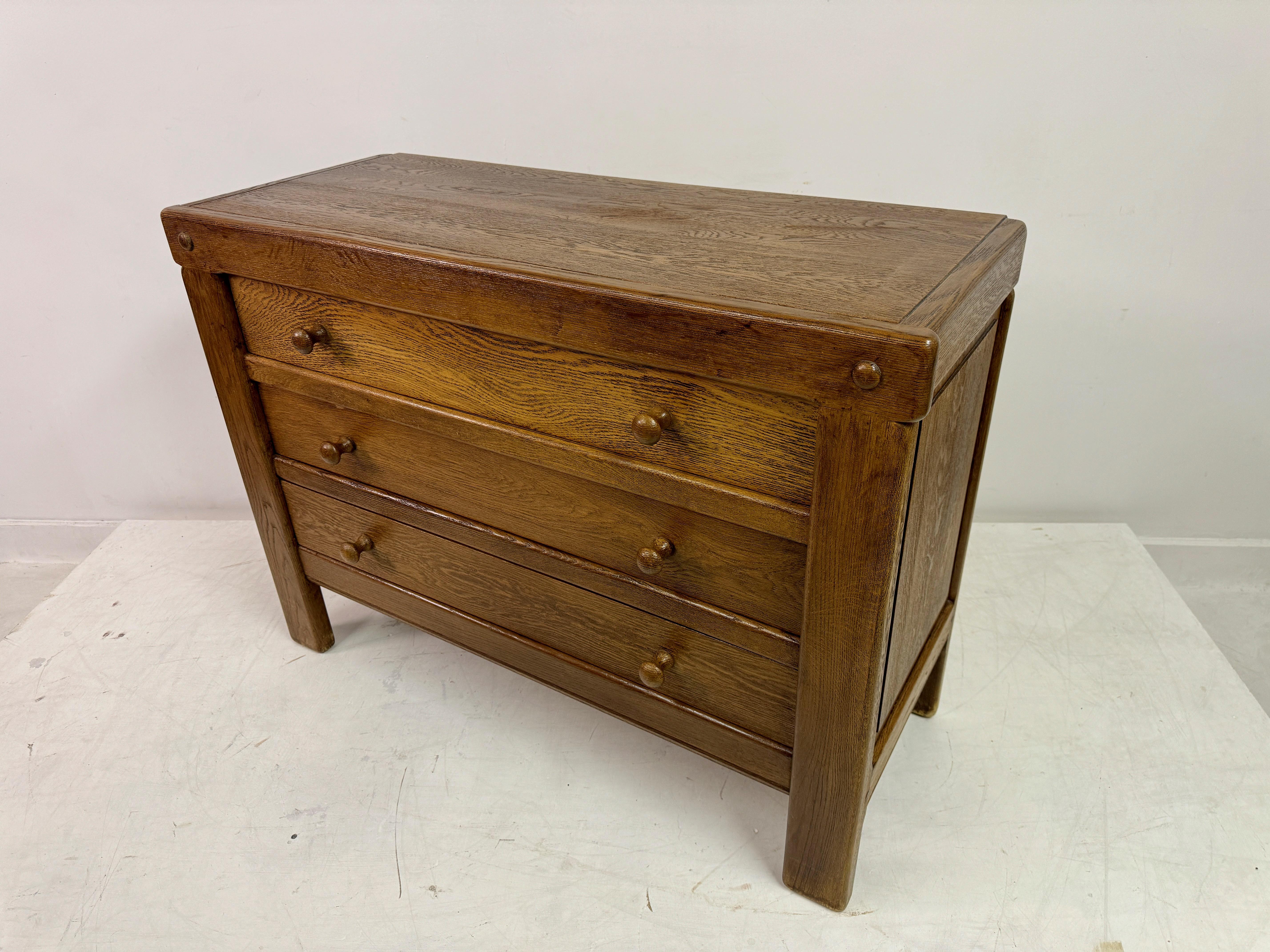 1960s Brutalist Chest of Drawers in Oak For Sale 1