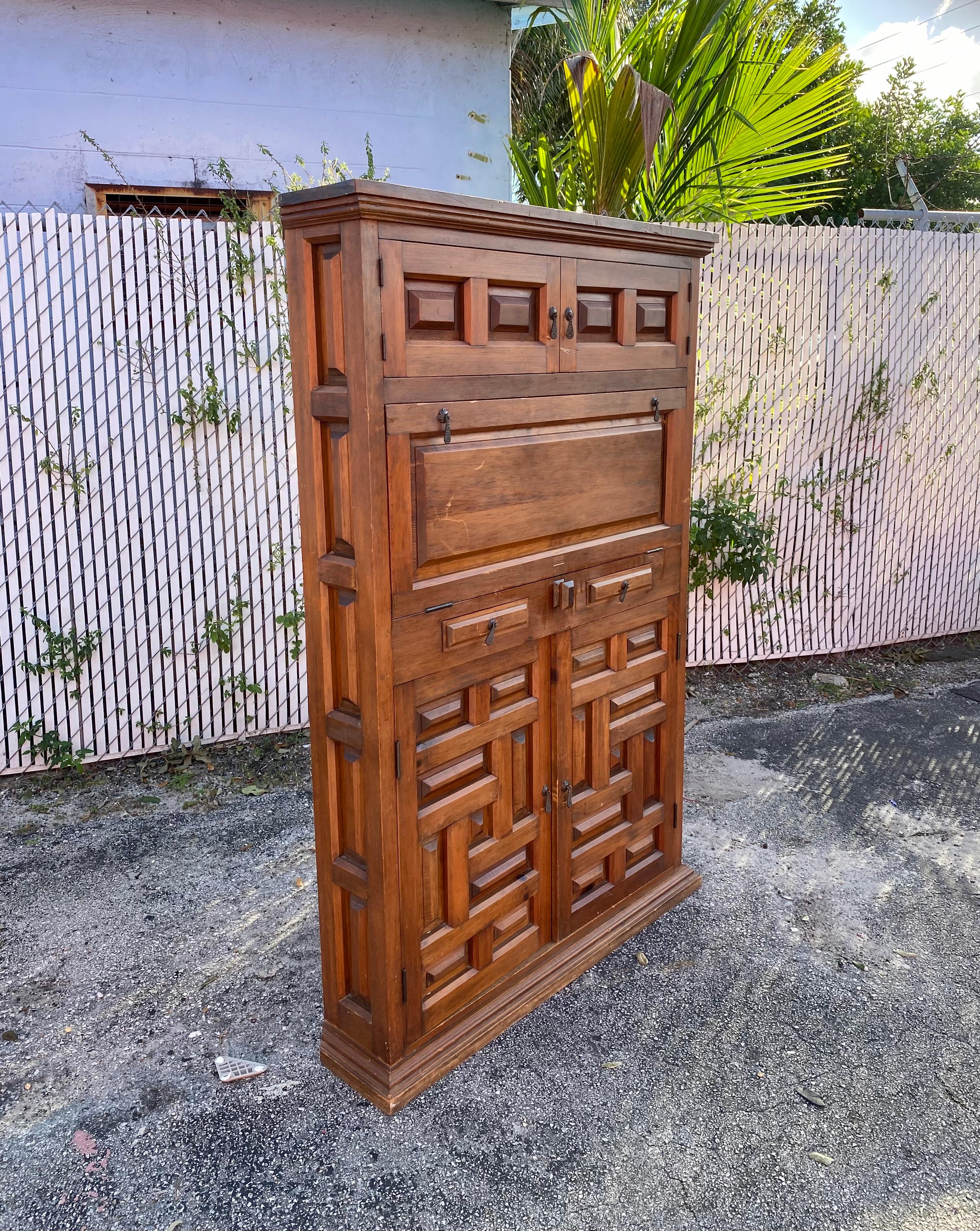 19th Century Spanish Baroque Corner Sideboard Storage Cabinet For Sale 1