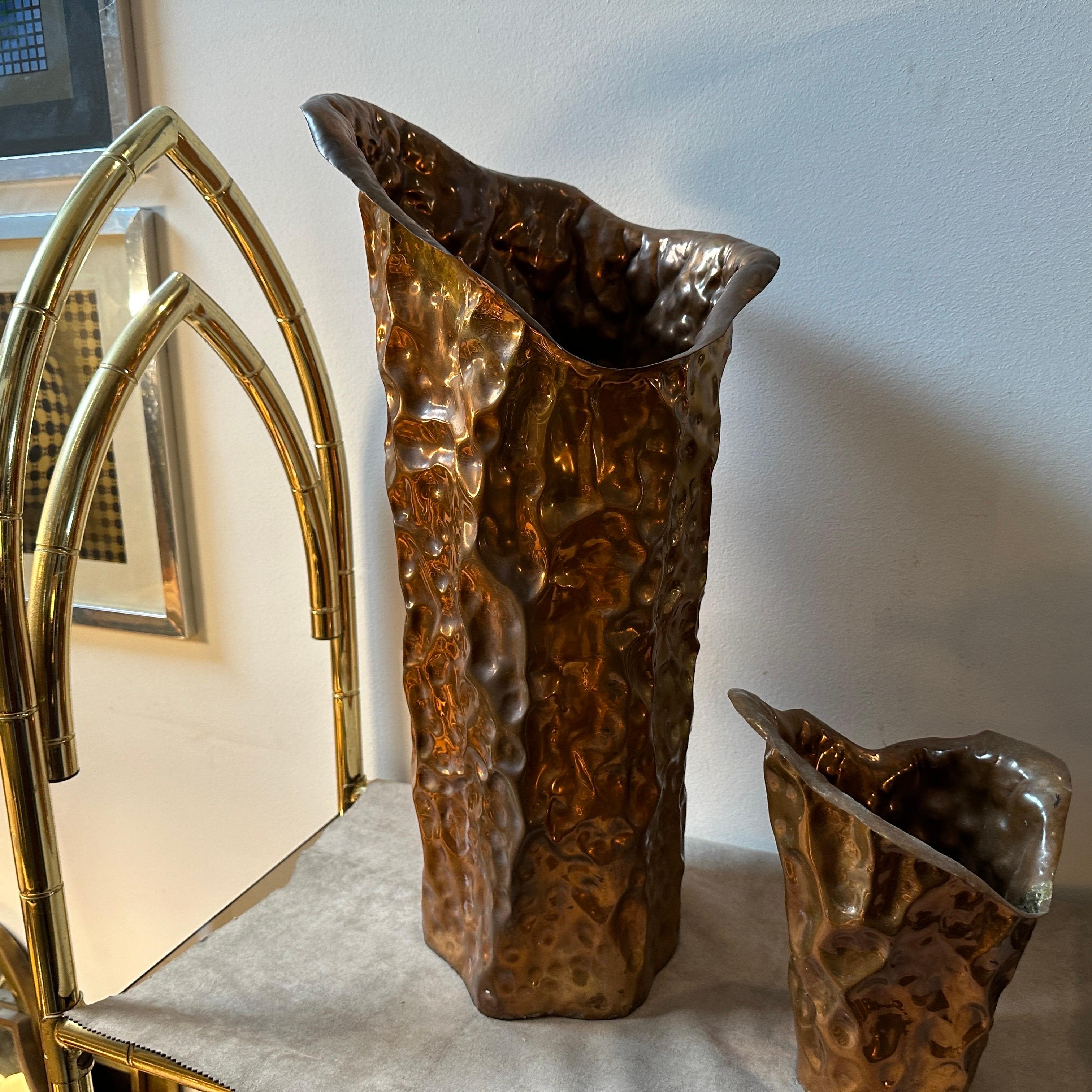 1960s Brutalist Hand-Crafted Copper Vases by Angelo Bragalini In Good Condition For Sale In Aci Castello, IT