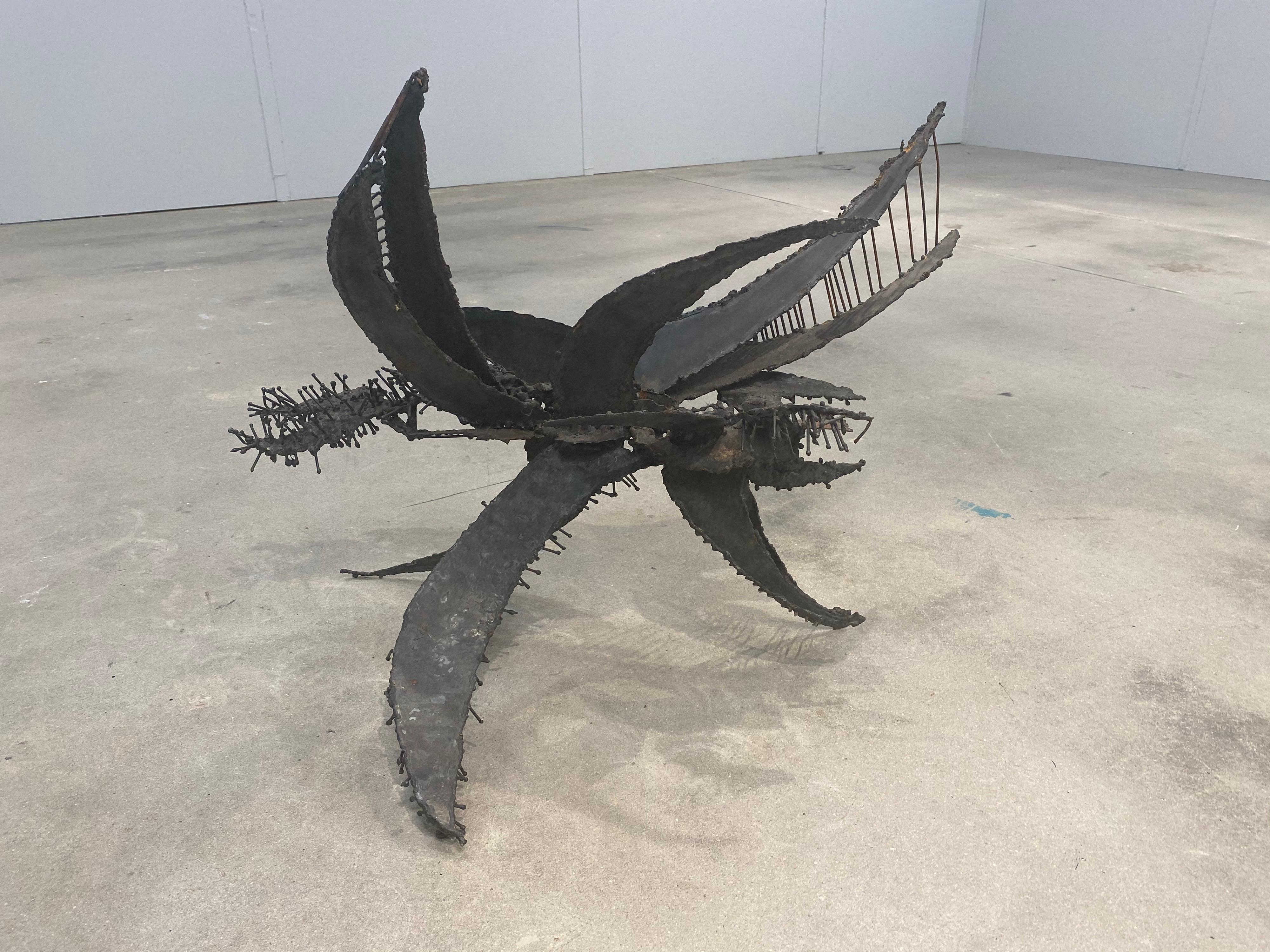 Sculpture abstraite brutaliste en acier des années 1960 Bon état - En vente à Raleigh, NC
