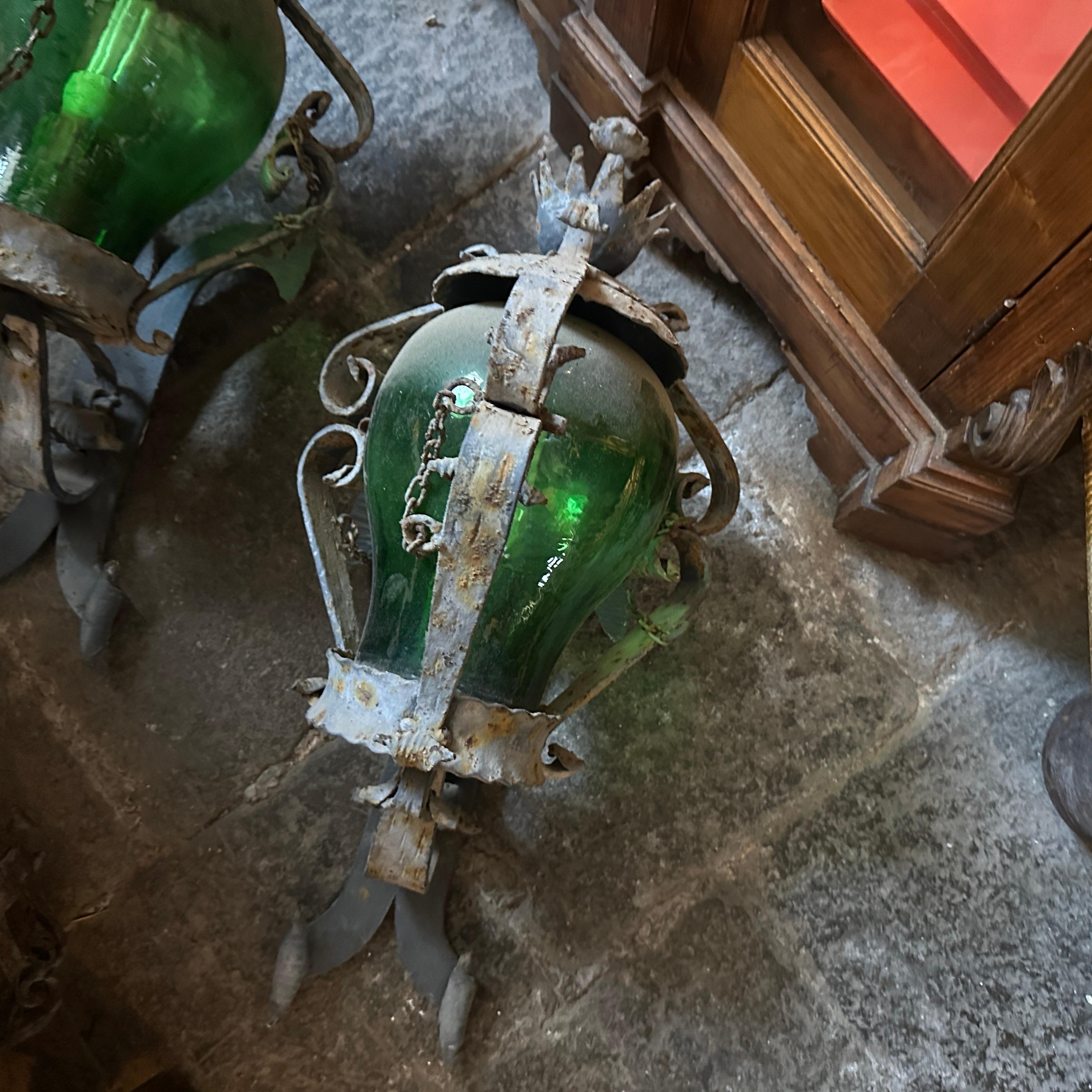 1960s Brutalist Wrought Iron and Green Glass Italian Huge Wall Sconces In Good Condition In Catania, Sicilia