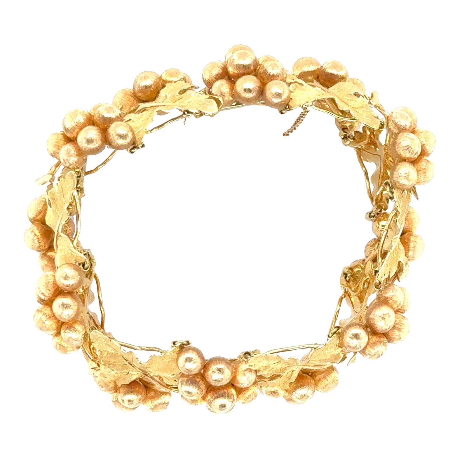 Modern 1960's Buccellati Textured 18 Karat Yellow Gold Grape Leaf Vintage Link Bracelet