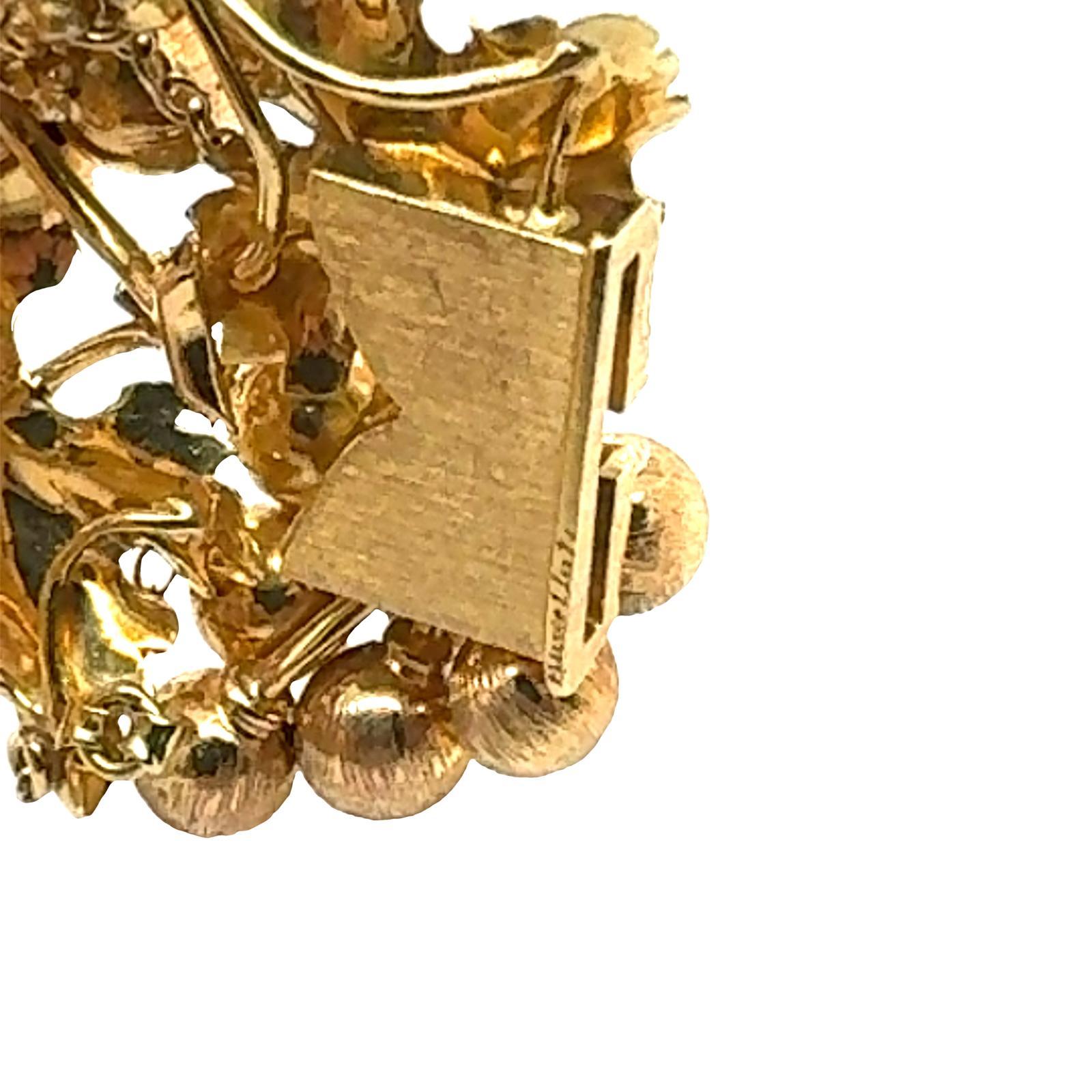 Women's 1960's Buccellati Textured 18 Karat Yellow Gold Grape Leaf Vintage Link Bracelet For Sale