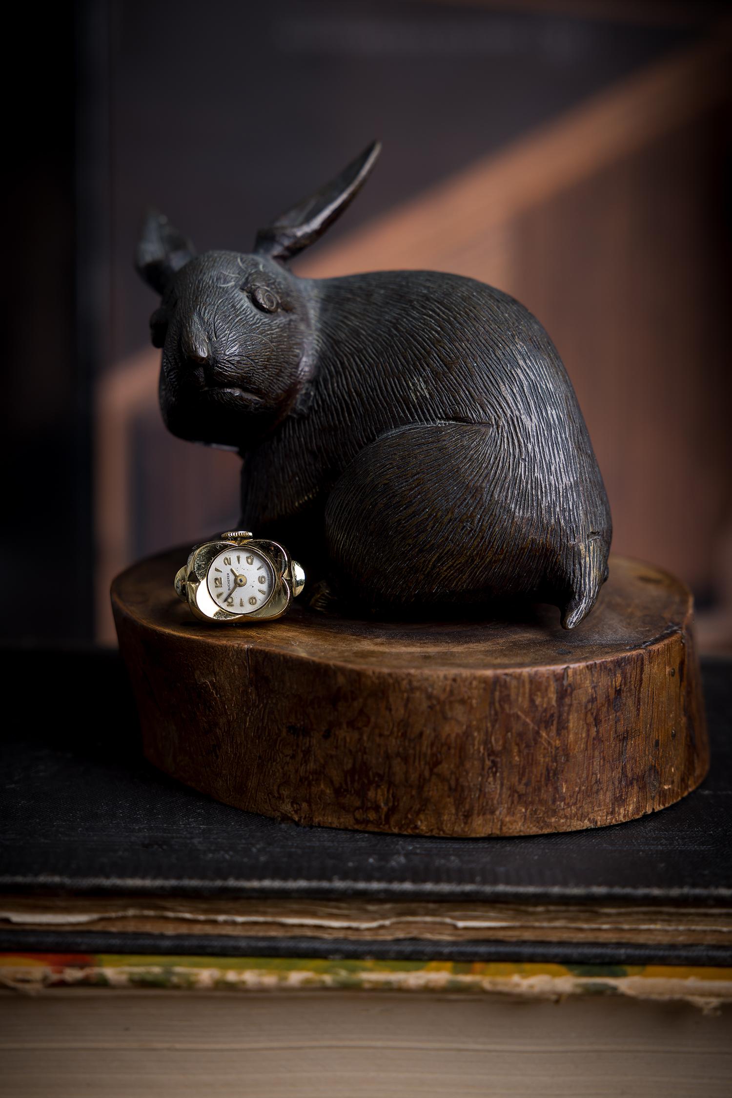 You better watch out!

A delightful chunky little nugget. Not something you see everyday but ring watches have been around since the 18th century. This hip little piece is from the 1960s, signed Bucherer.

With a clear mid-century presence this
