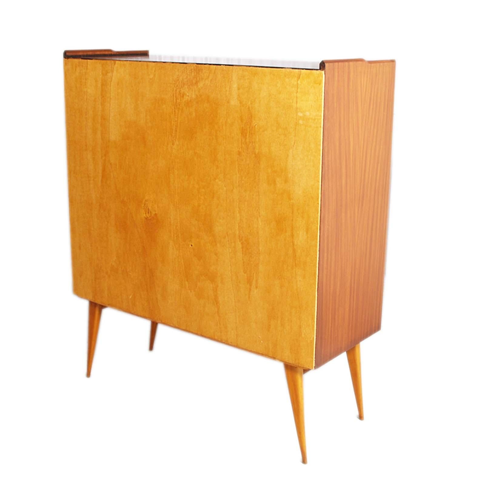 1960s Buffet Dry bar by Mobile di Cantù, Ico & Luisa Parisi attributed in Walnut For Sale 1