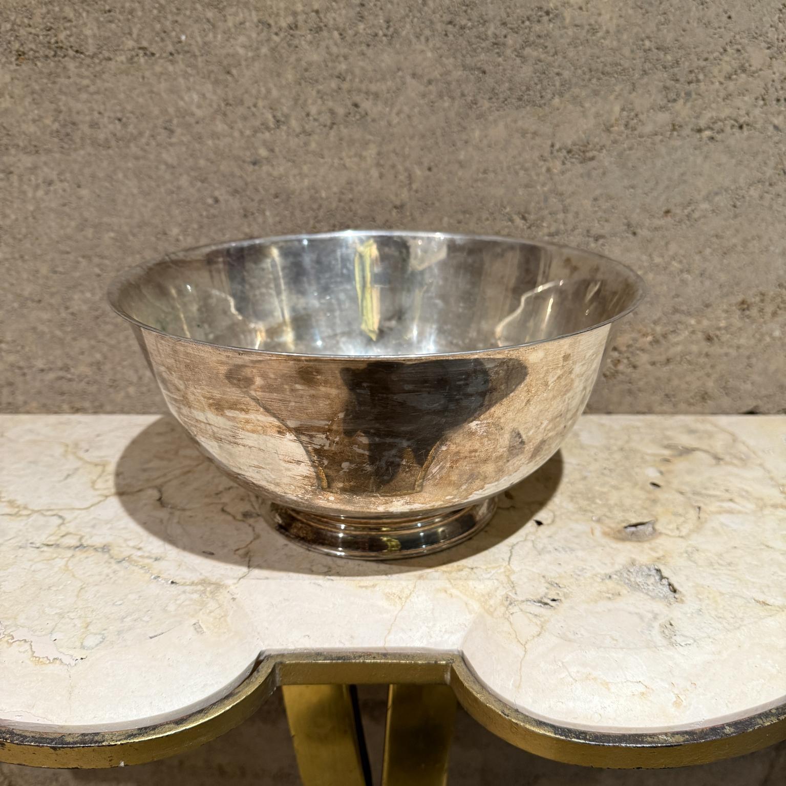 AMBIANIC presents
(Pre-Macy's) Department store Los Angeles Bullocks Silverplated Bowl
stamped Bullock's Southern California
4.88 h x 10 d
Preowned vintage condition unrestored scratches and wear.
Refer to all images provided for condition
