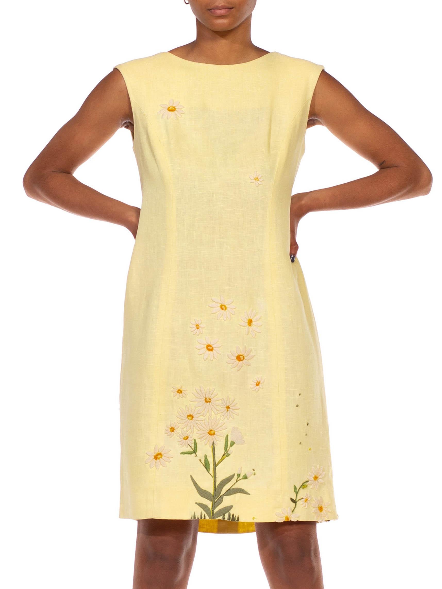 1960S Butter Yellow Linen Daisy Embroidered Mod Dress In Excellent Condition In New York, NY
