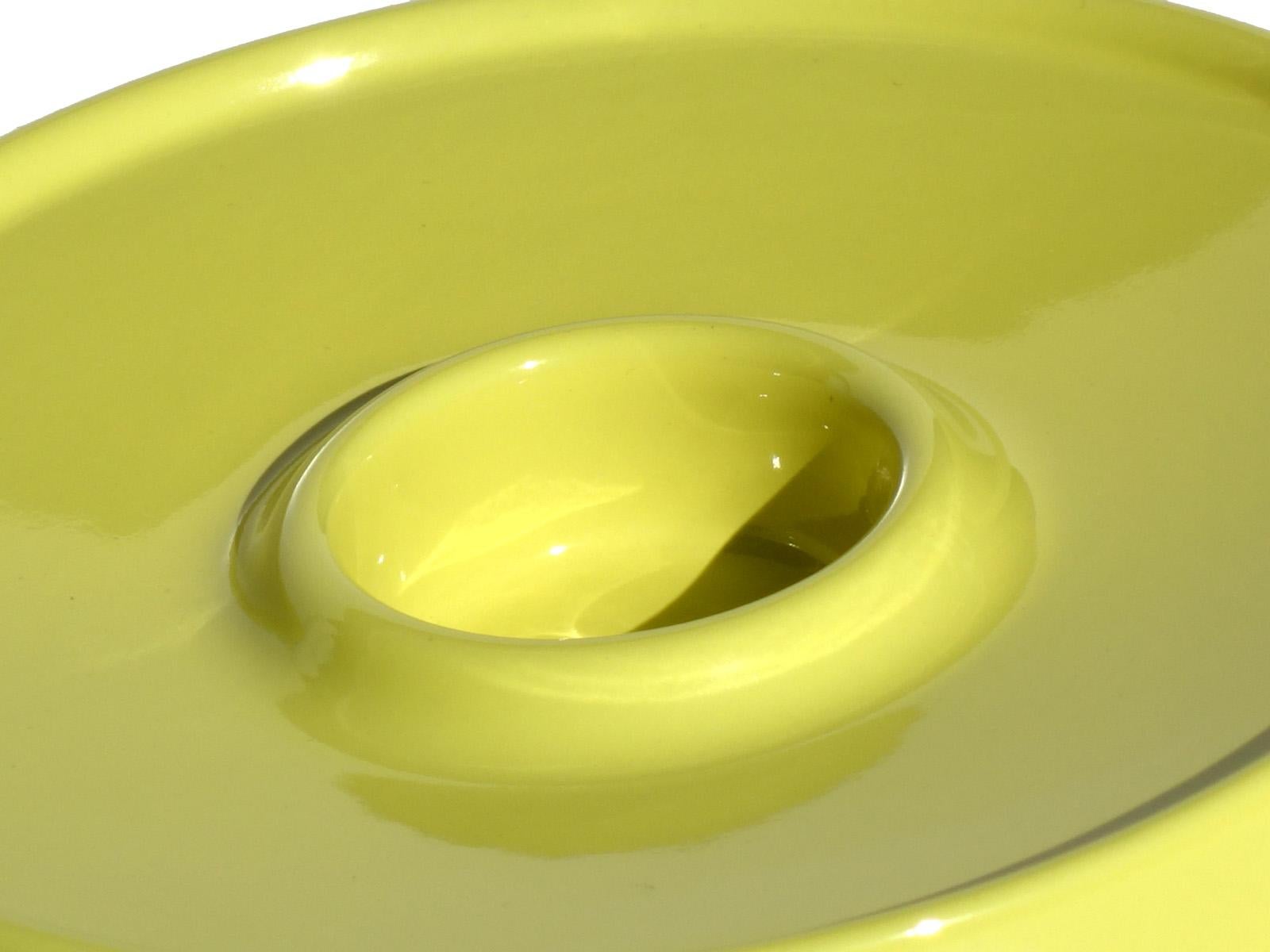 Yellow ashtray by Angelo Mangiarotti
Excellent condition.