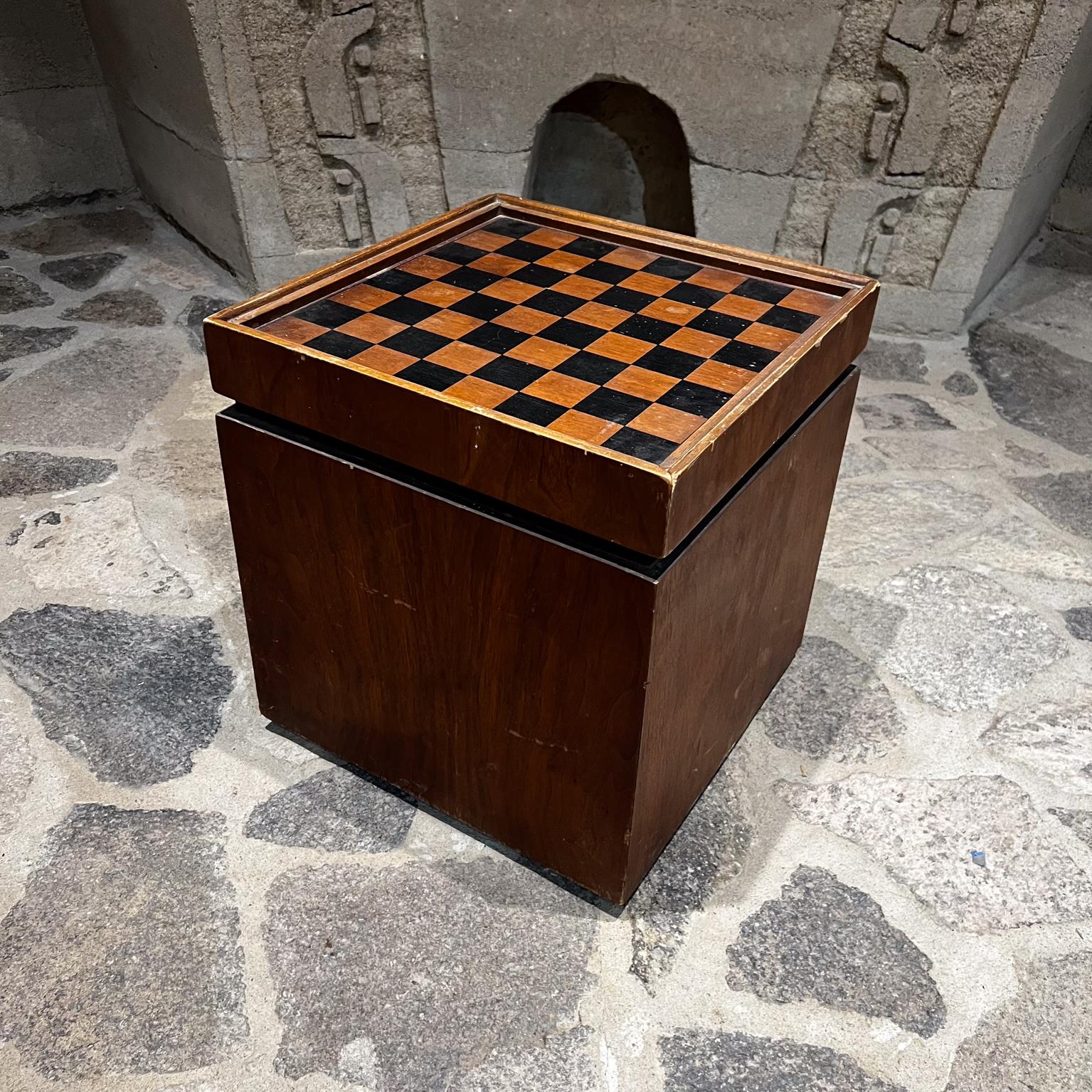 1960s by Lane Walnut and Vinyl Chess Table with Storage In Good Condition For Sale In Chula Vista, CA